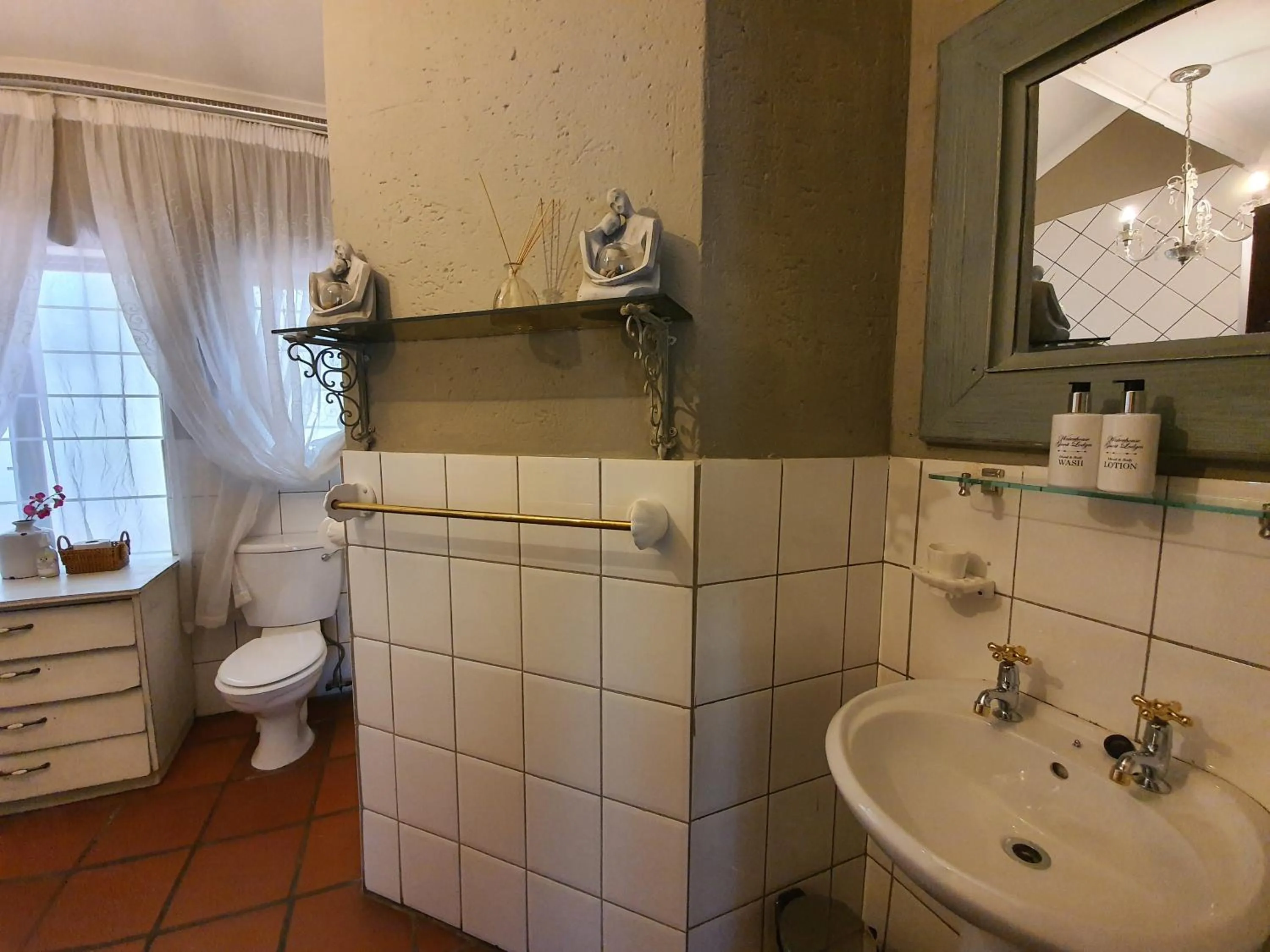 Bathroom in Waterhouse Guest Lodge - Indus Street