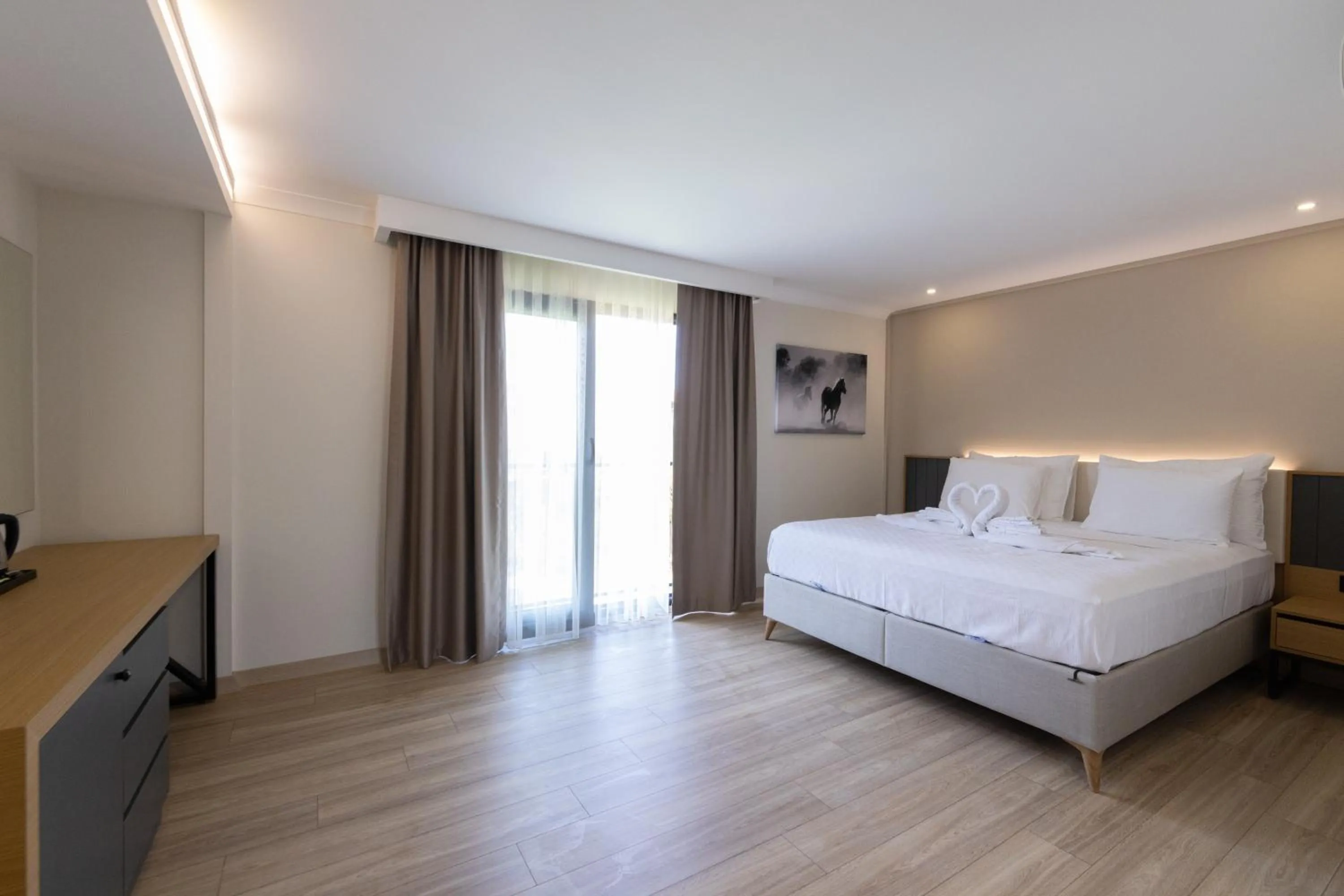 Bed in Three Points Hotel