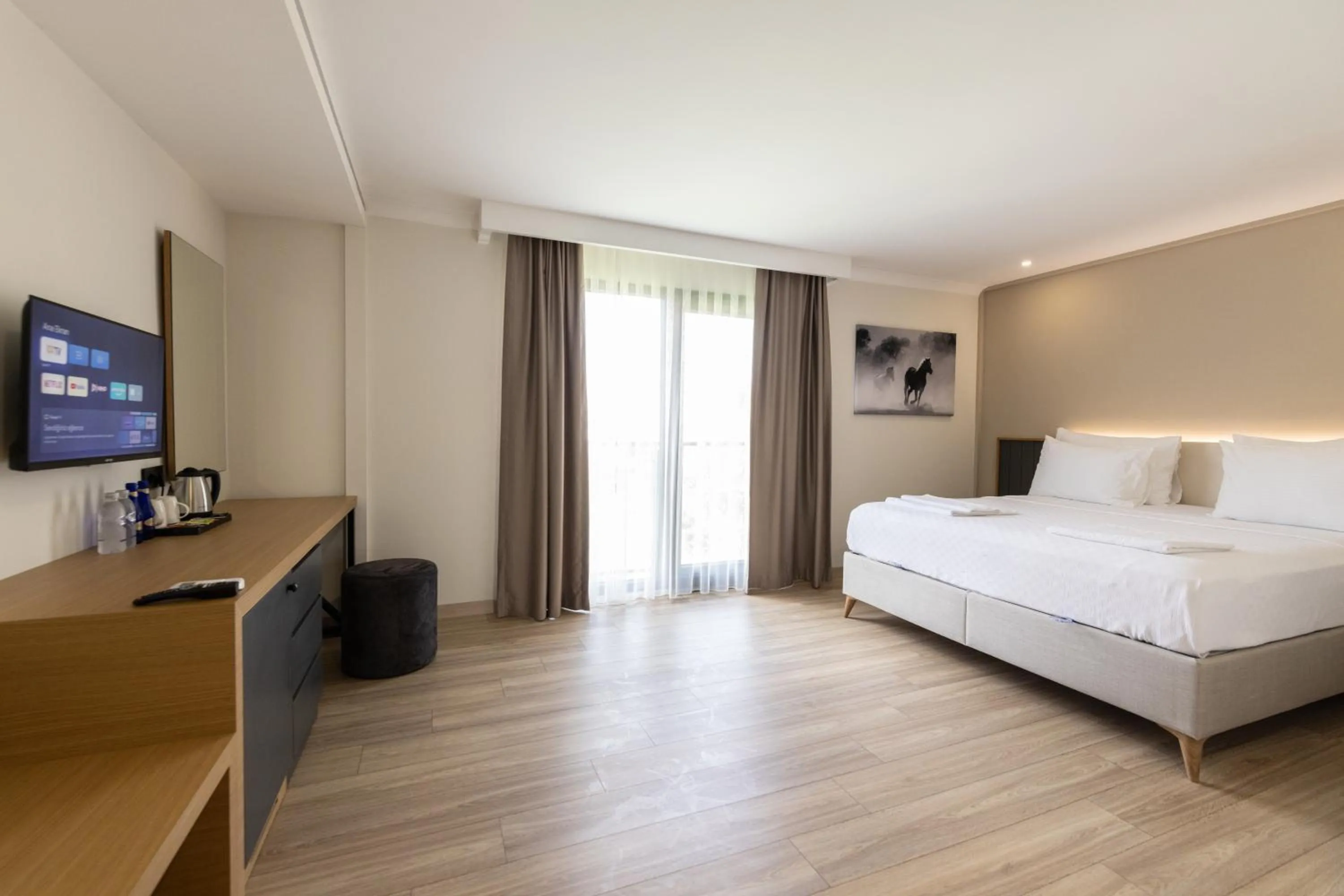 Photo of the whole room in Three Points Hotel