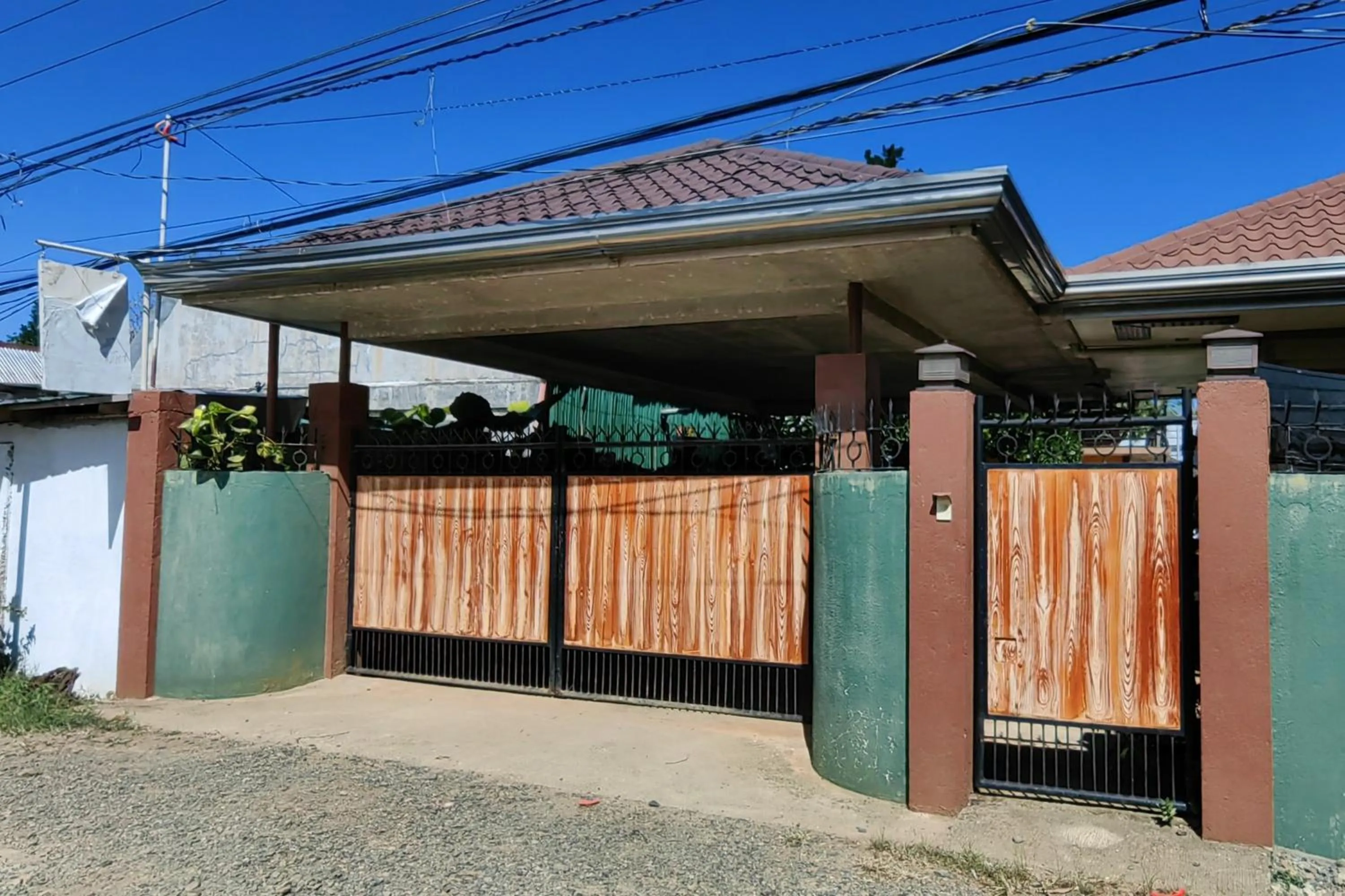 Property building in Summer Wind Pension