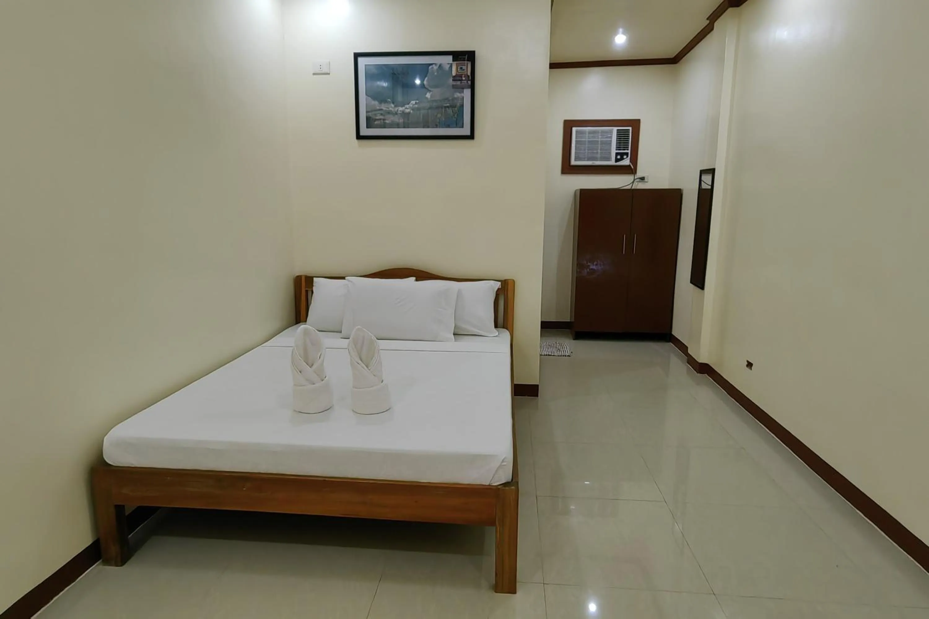 Photo of the whole room, Bed in Summer Wind Pension