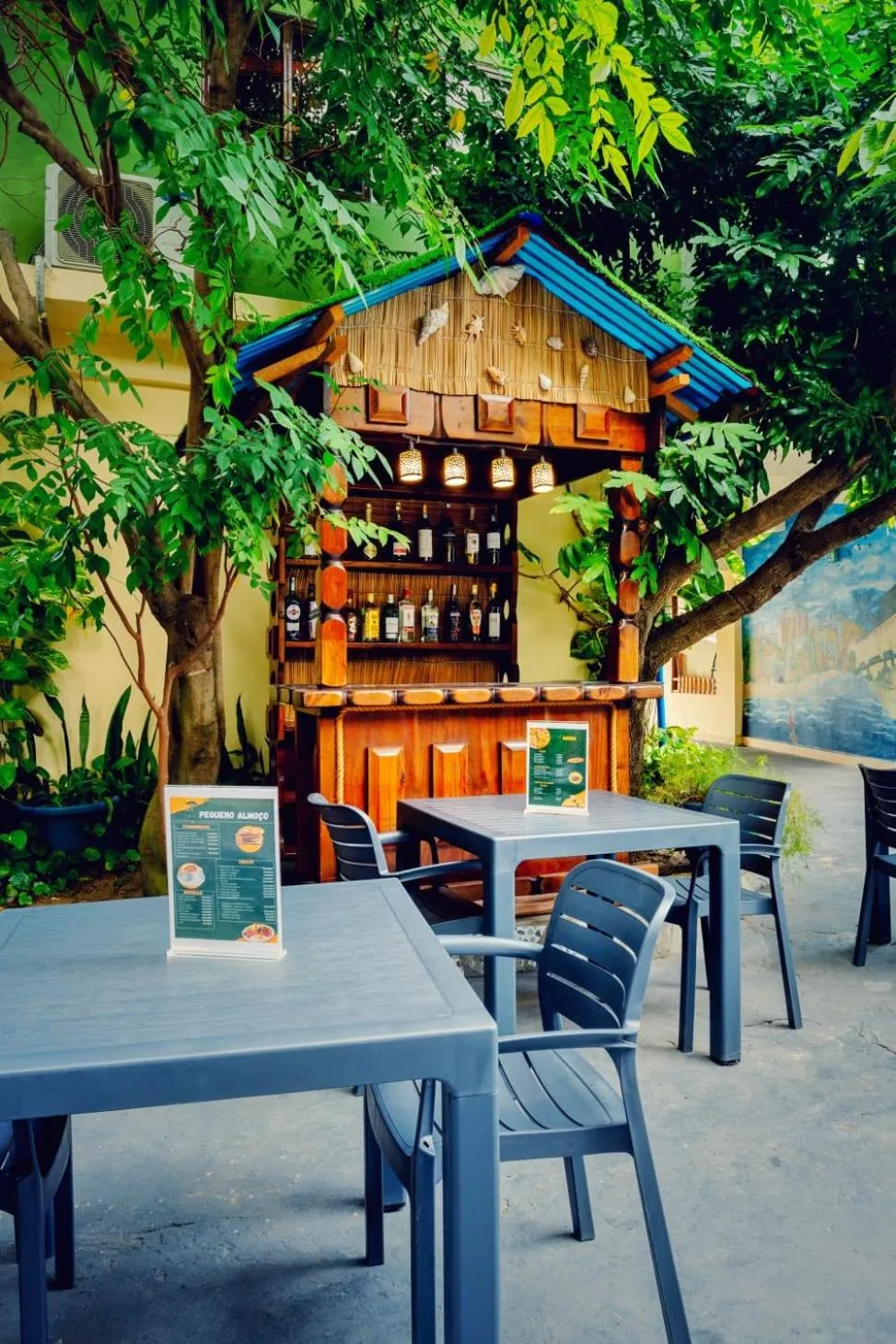 Property building in Hotel Bom Amigo