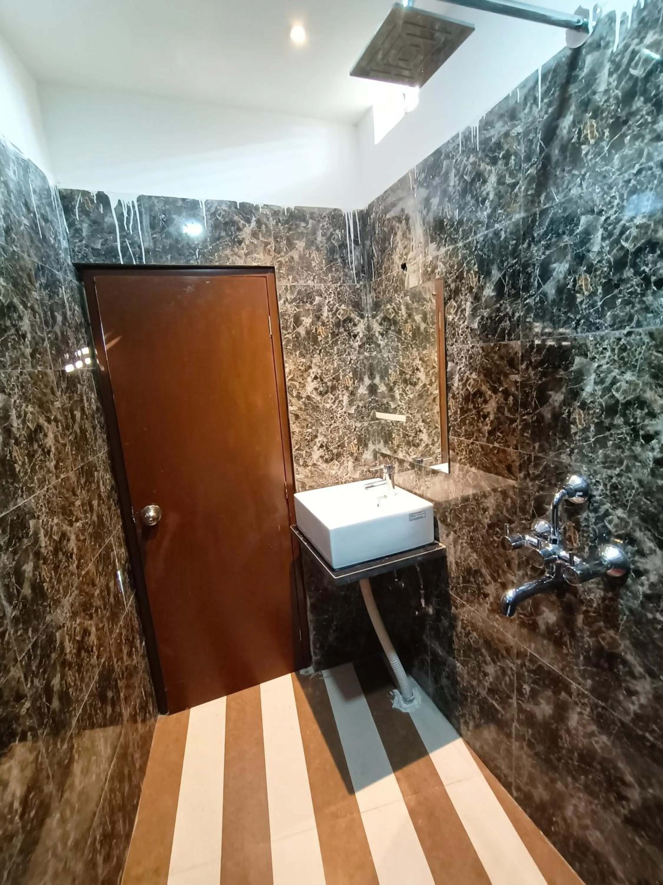 Shower in Collection O Hotel Danish Dreamstay