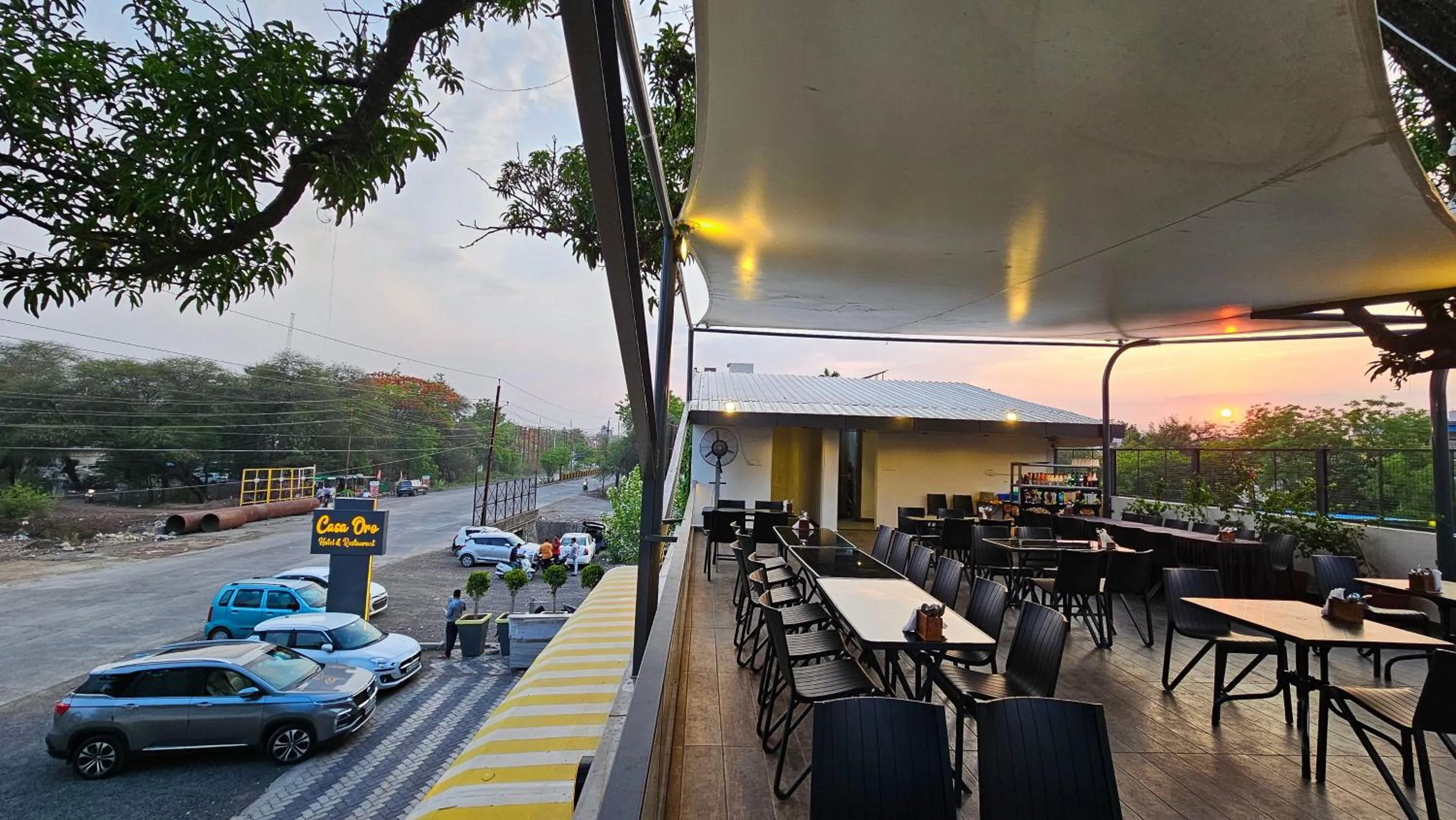 Restaurant/places to eat in Casa Oro