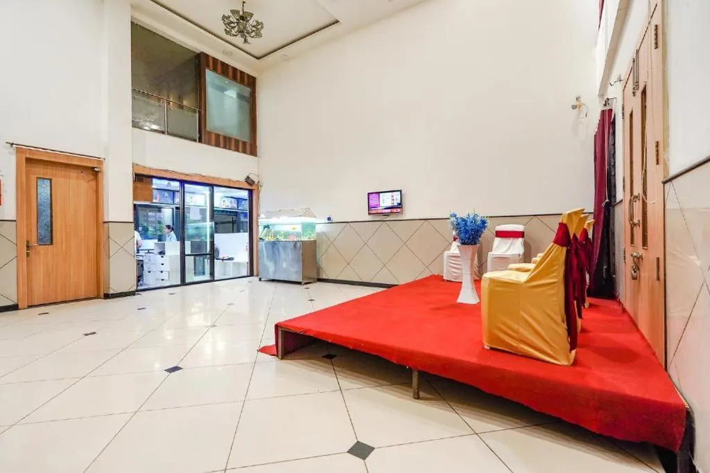 Lobby or reception, Bed in Hotel JK Lions - Koradi, Nagpur