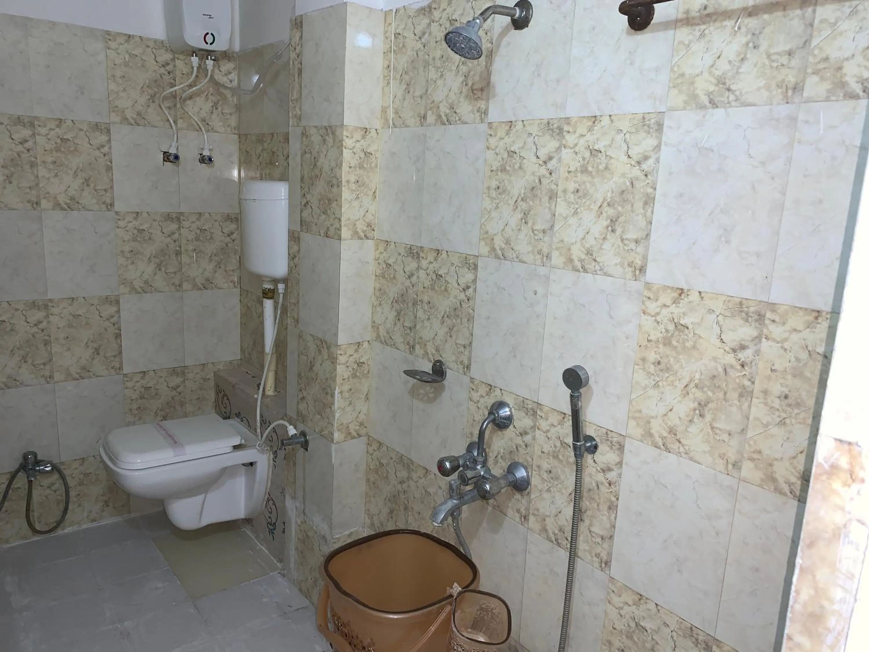 Shower in Hotel JK Lions - Koradi, Nagpur