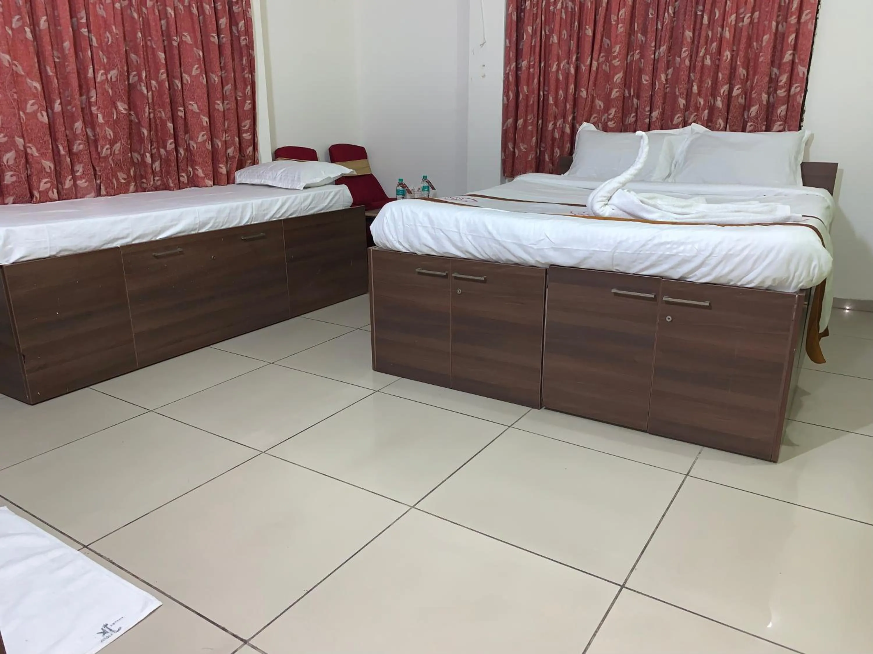 Photo of the whole room, Bed in Hotel JK Lions - Koradi, Nagpur