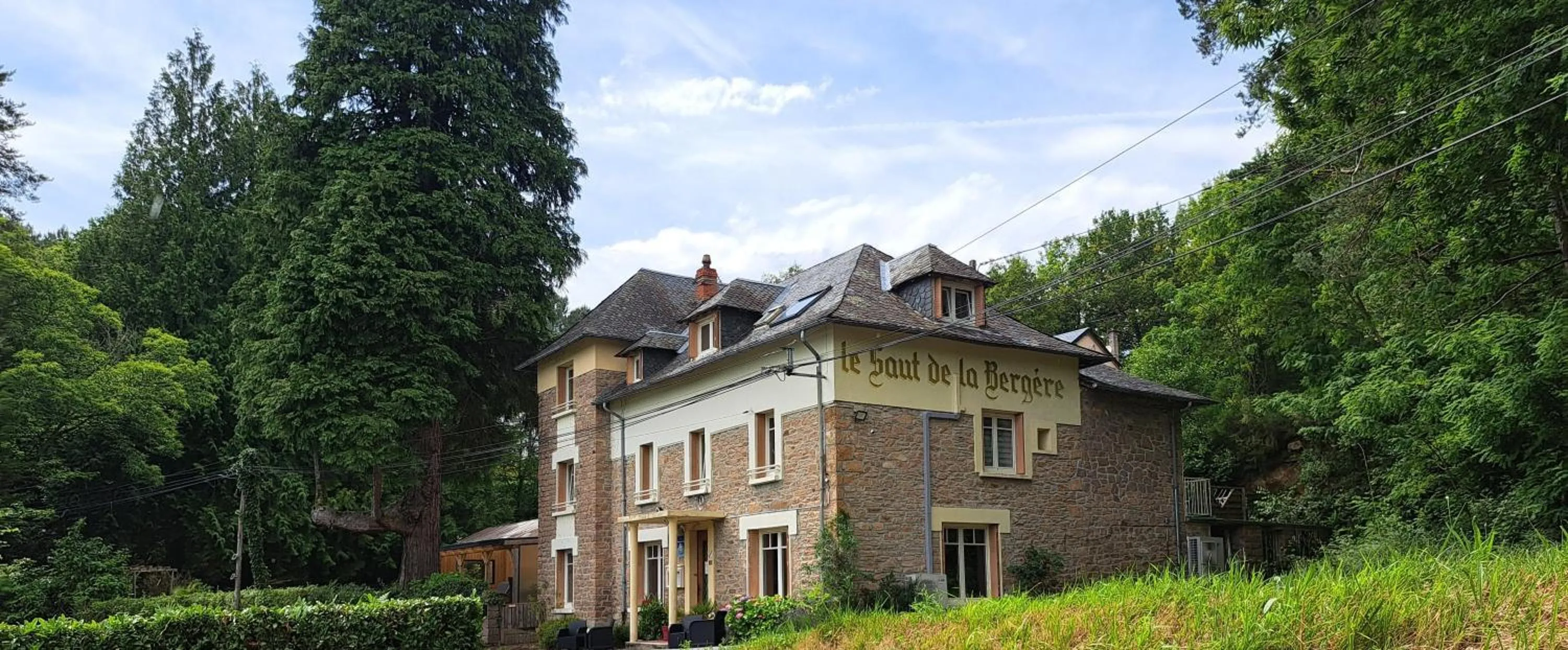 Property building in B&B Le Saut de la Bergère