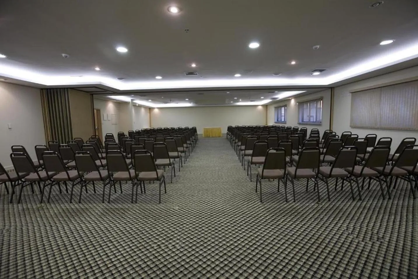 Business facilities in Flat Hotel Slaviero Guarulhos