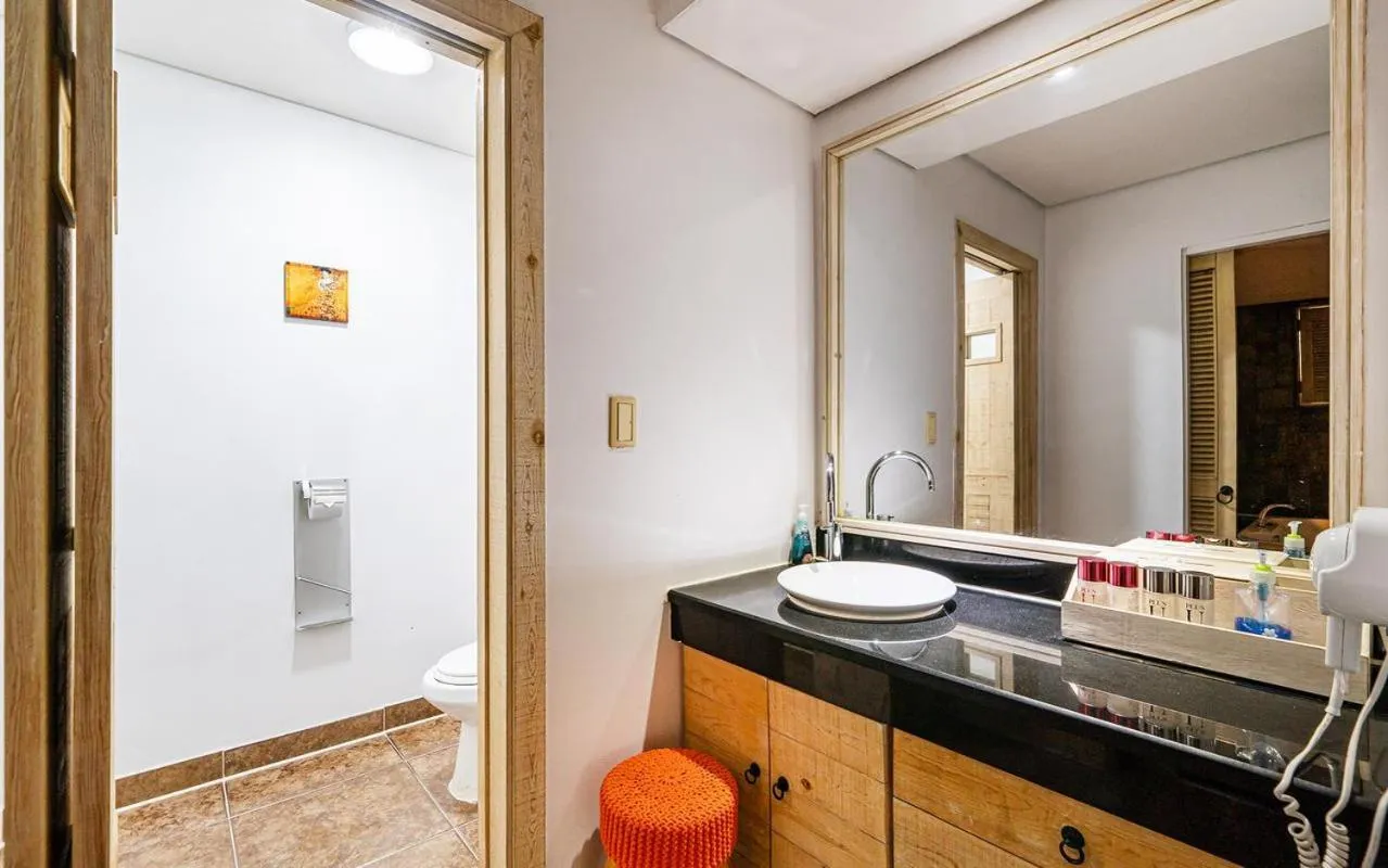 Shower in Asan Paradise