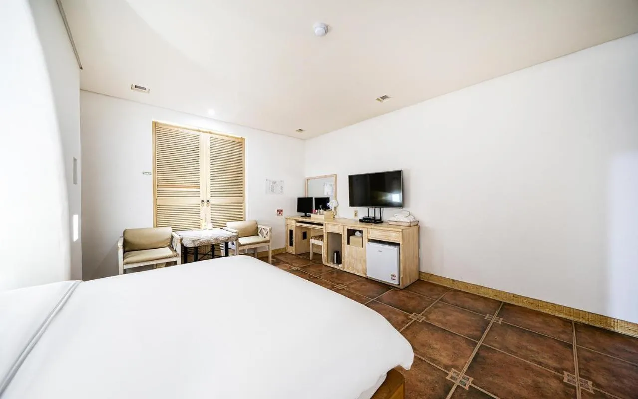 Bed in Asan Paradise