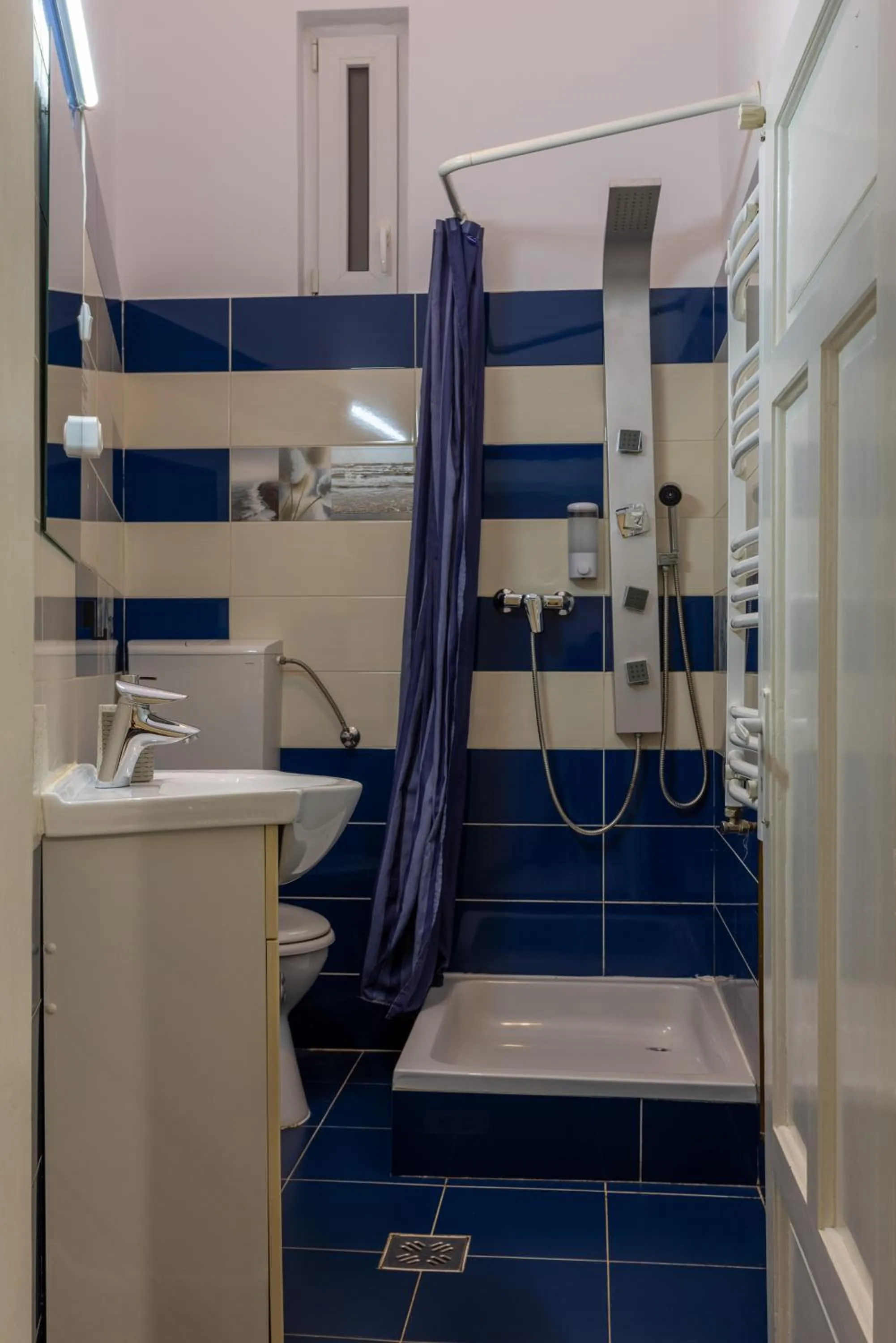 Bathroom in Casa Balcescu