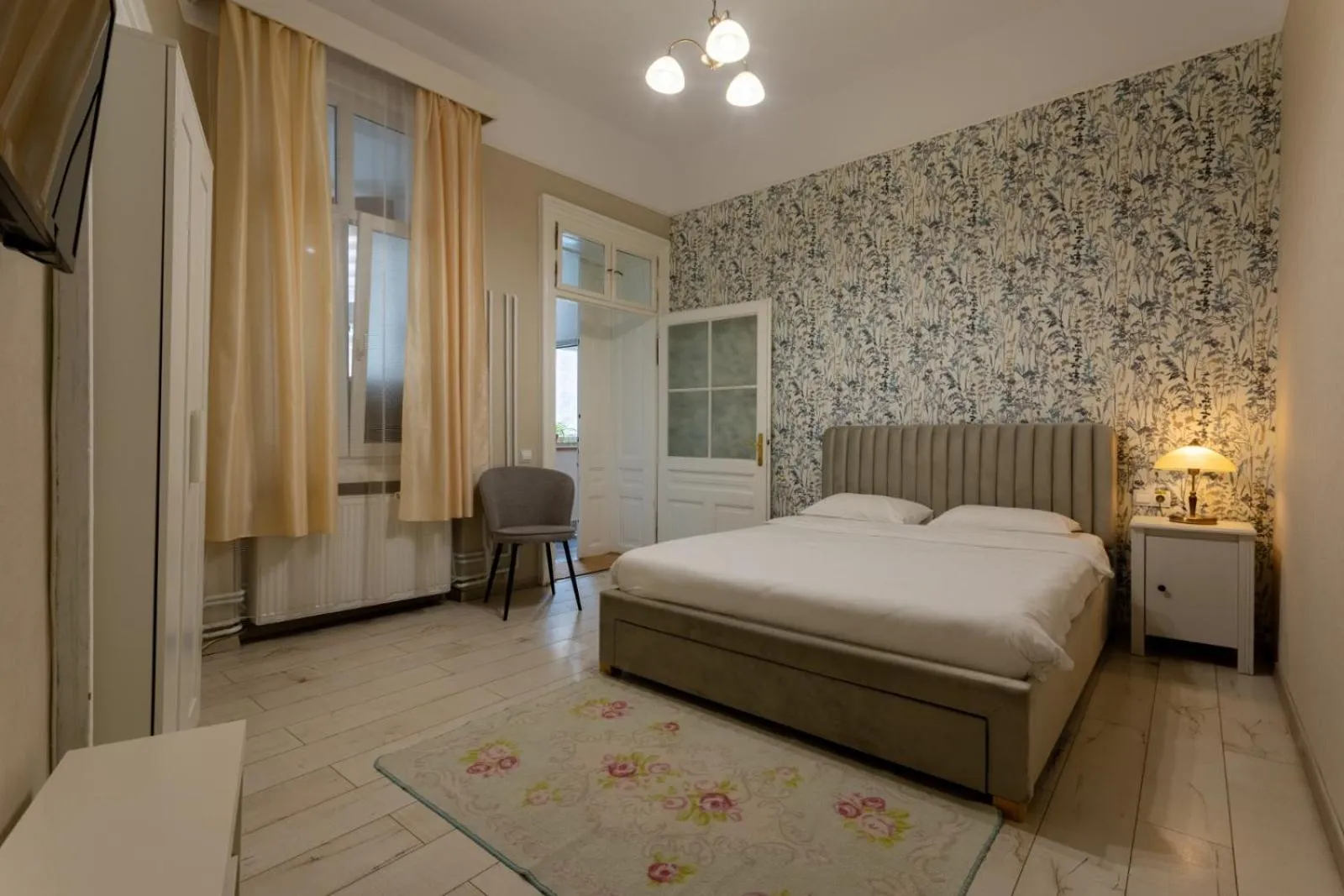 Photo of the whole room, Bed in Casa Balcescu
