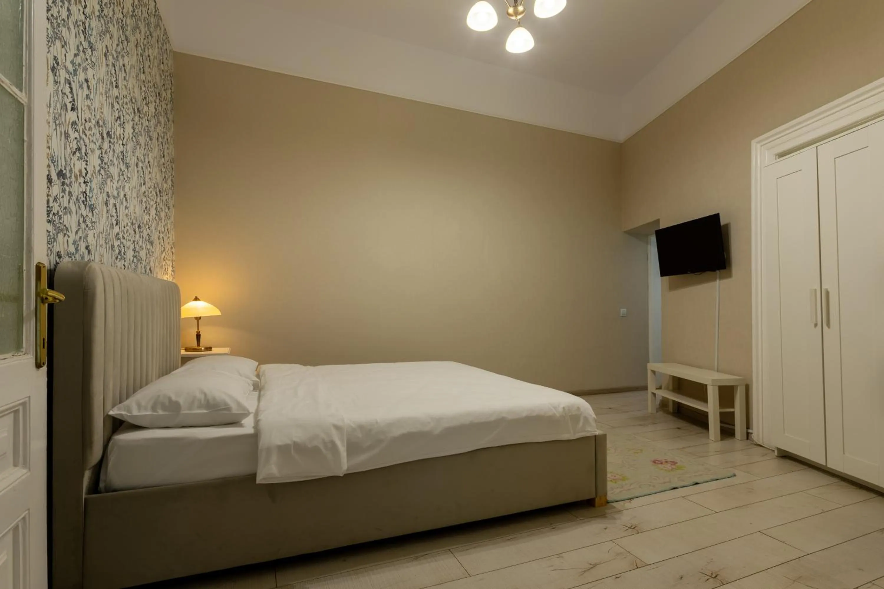 Photo of the whole room, Bed in Casa Balcescu