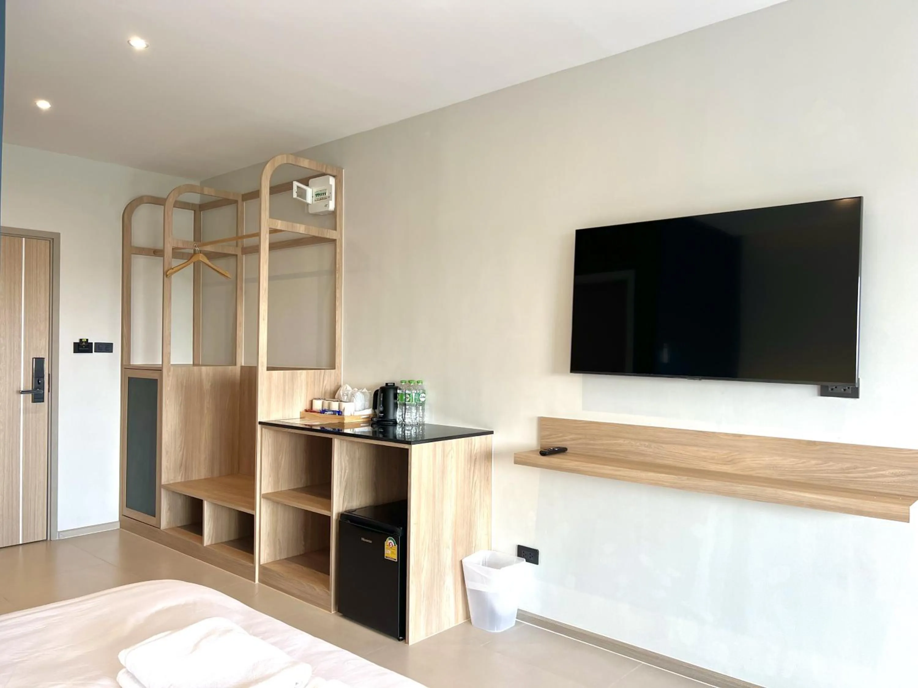 TV and multimedia, Bed in The Way Hotel Ban Pong