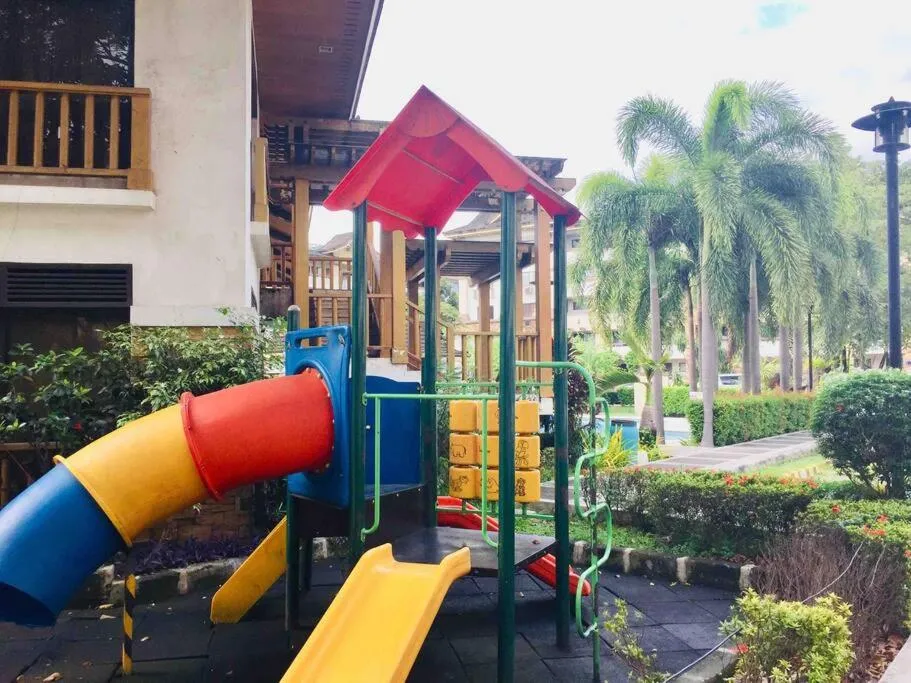 *Accessible 2BR condo close to SM Marikina/LRT 2*