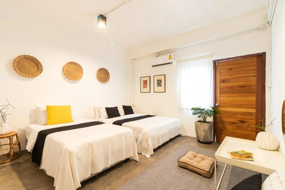 Bed in Near One Nimman 4Bedrooms TownHouse