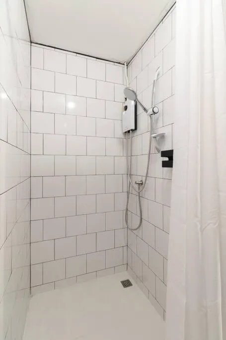 Shower in Near One Nimman 1 Bedroom in TownHouse