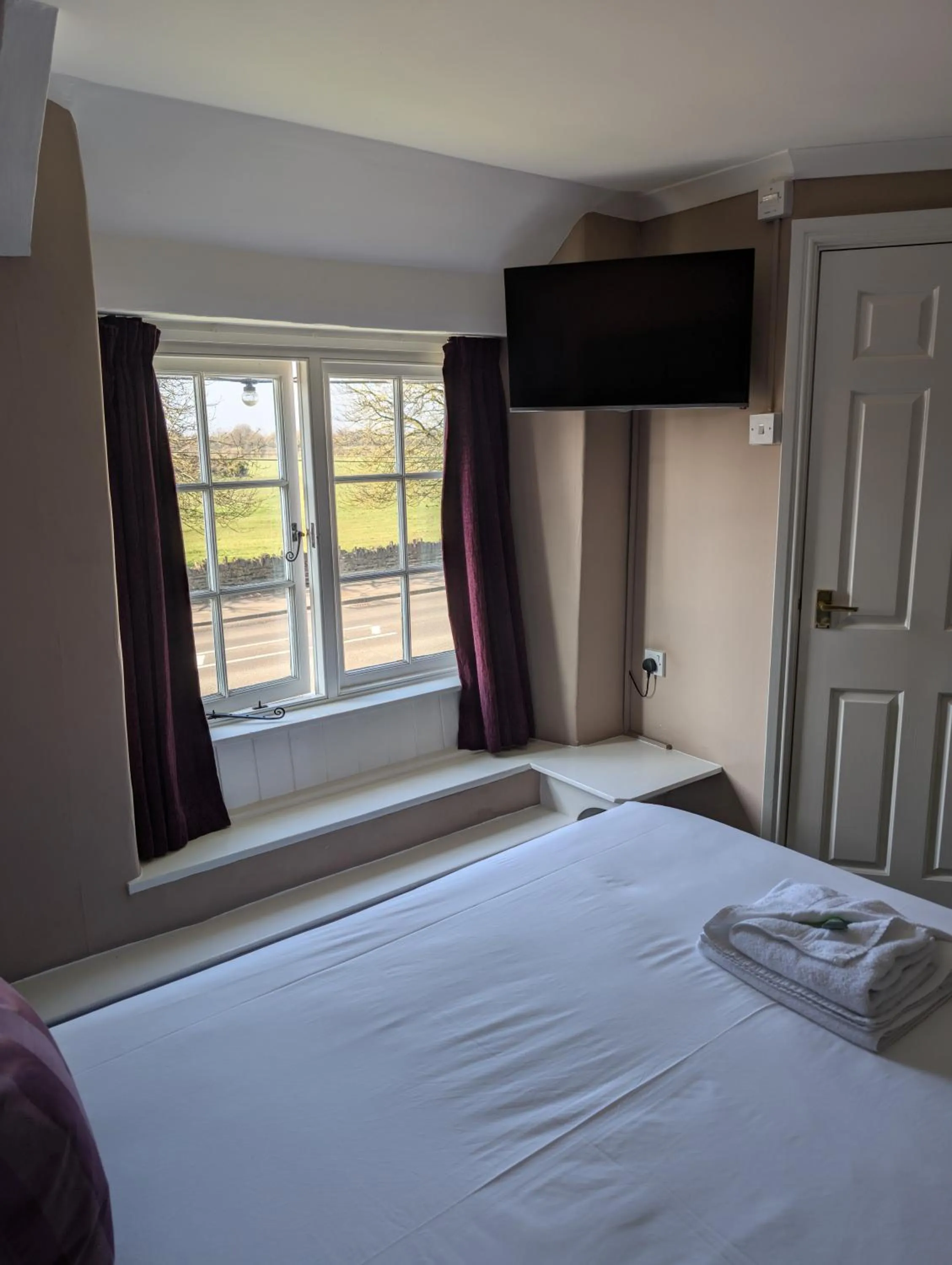 View (from property/room), Bed in Northover Manor Hotel