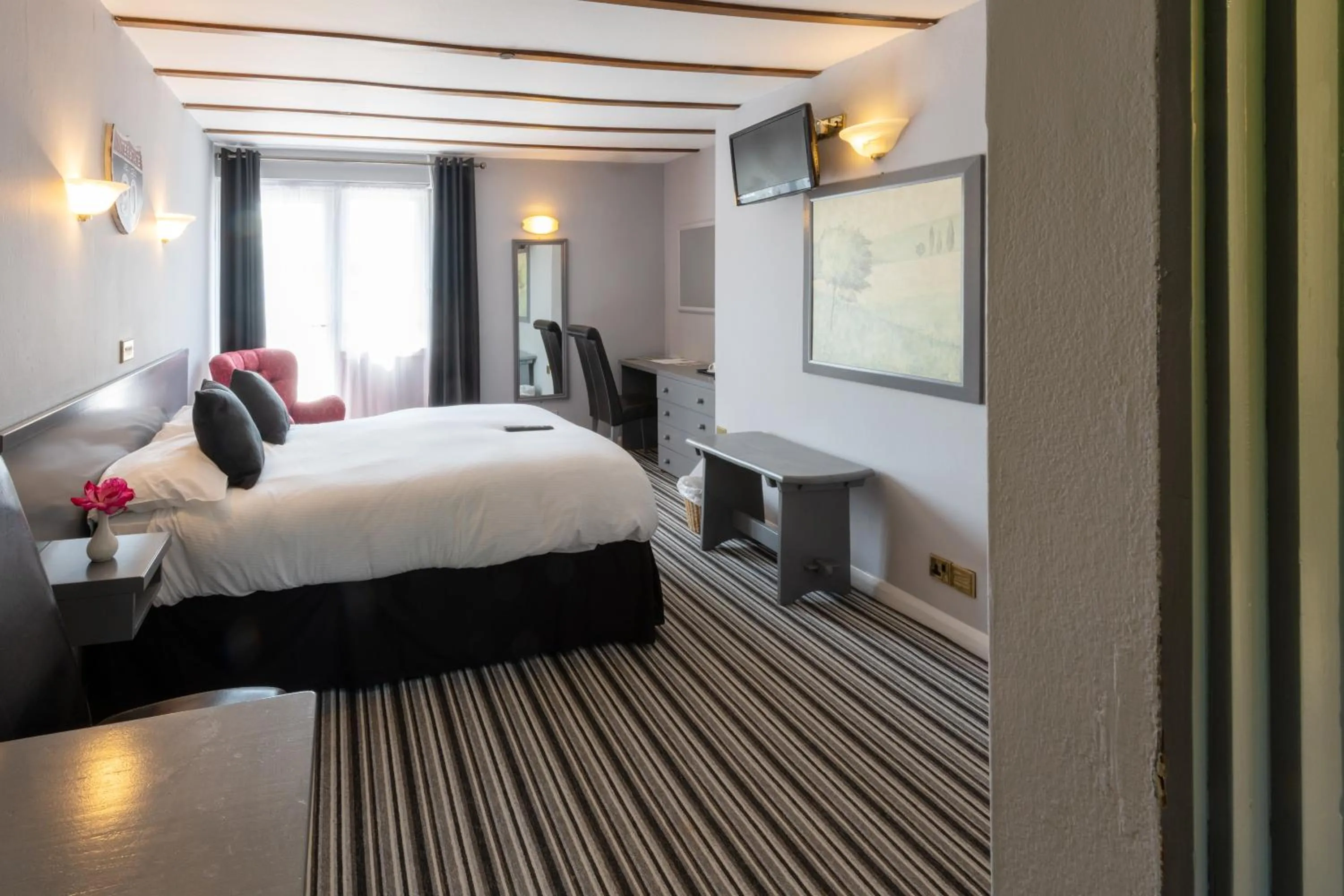 Photo of the whole room in Buffalo Bill's