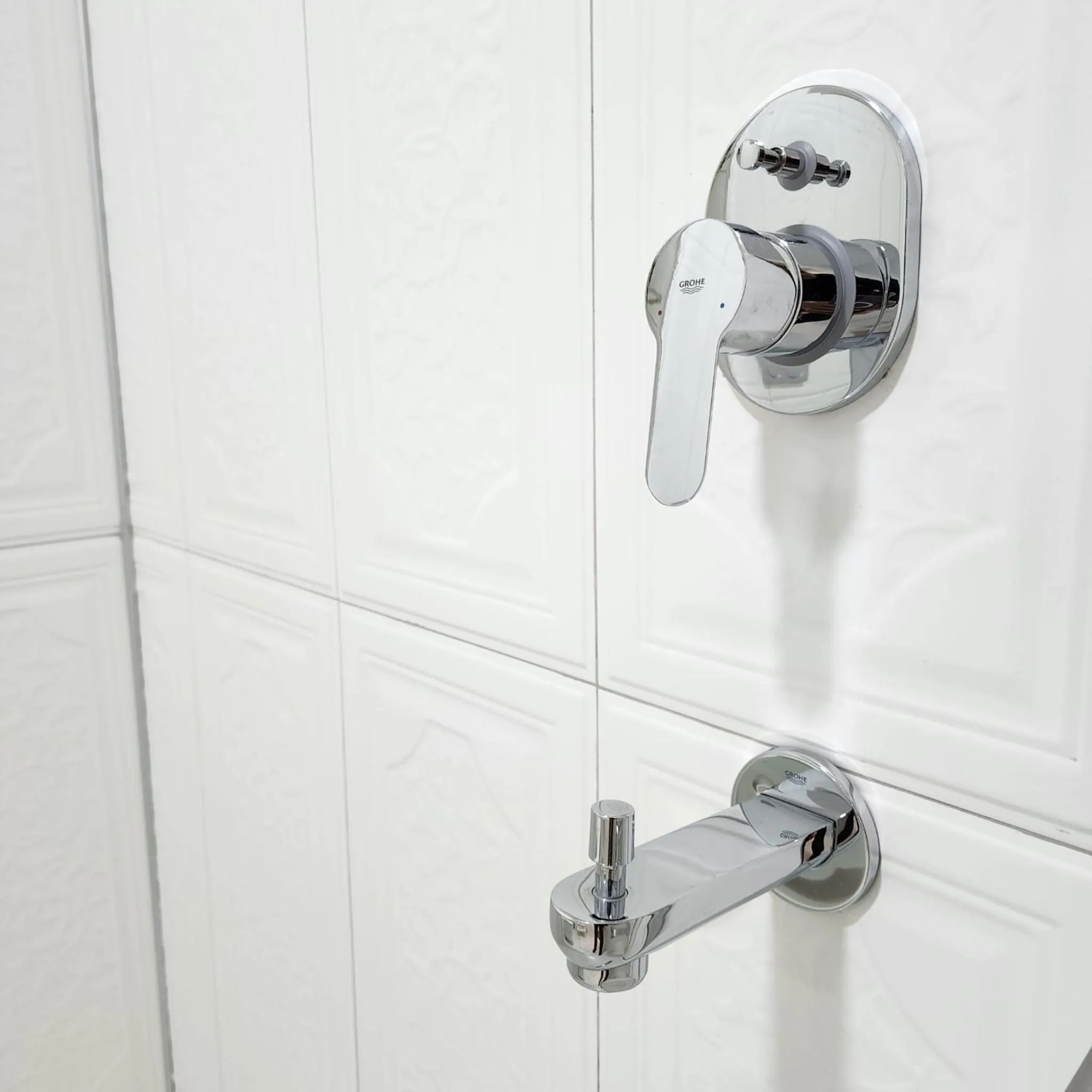 Shower in Pertevniyal Aziziye Hotel