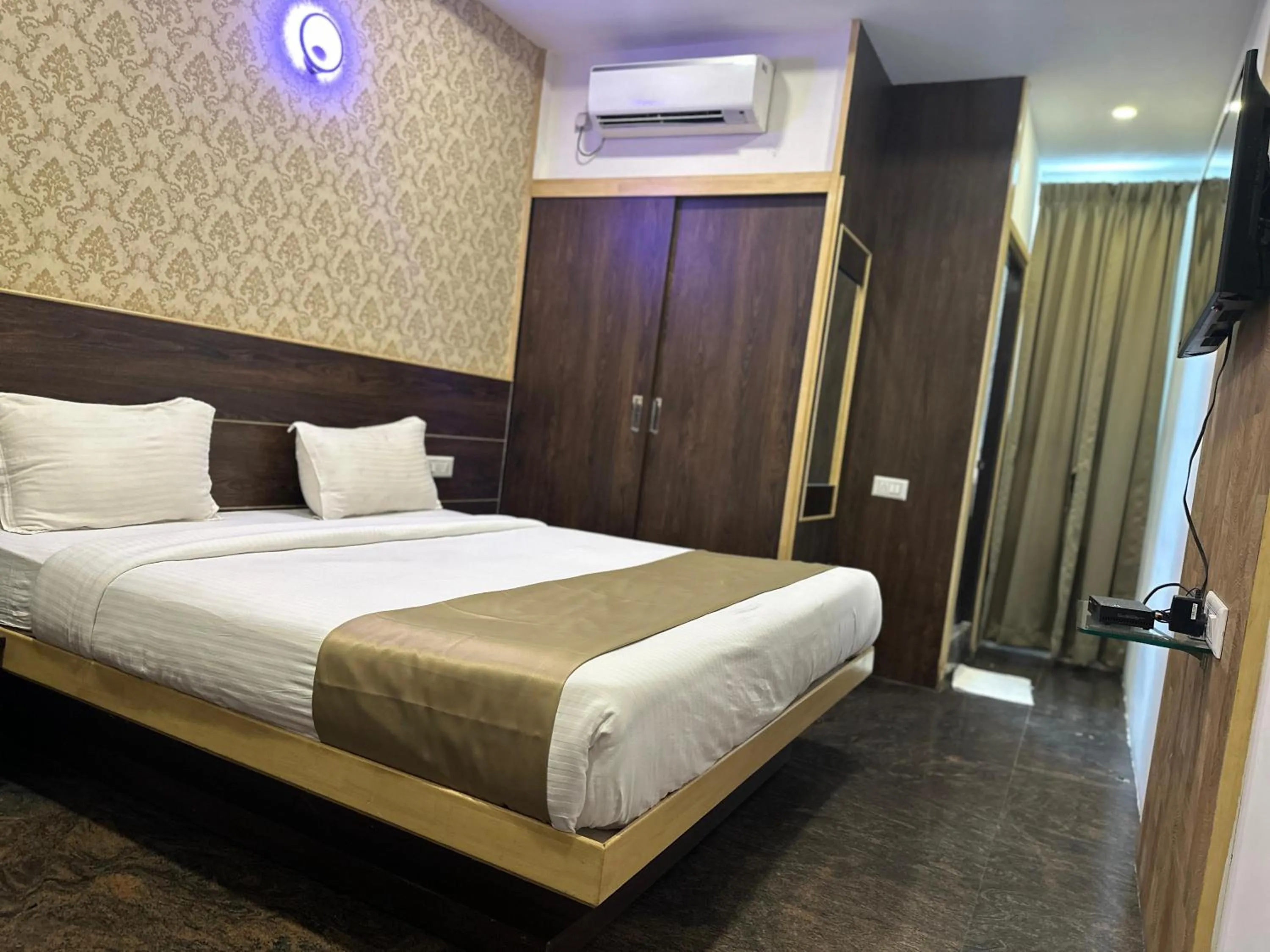 Bed in Hotel Classio Koramagala