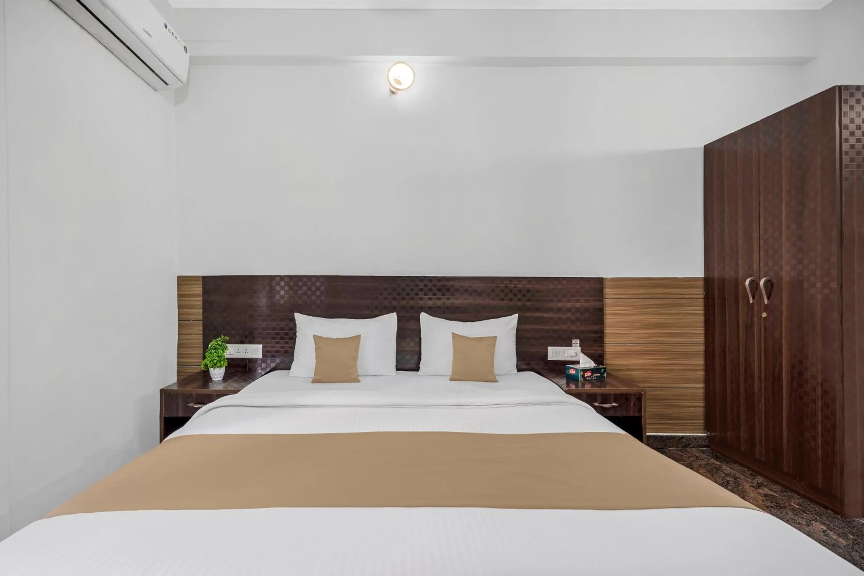 Bed in Hotel Classio Koramagala