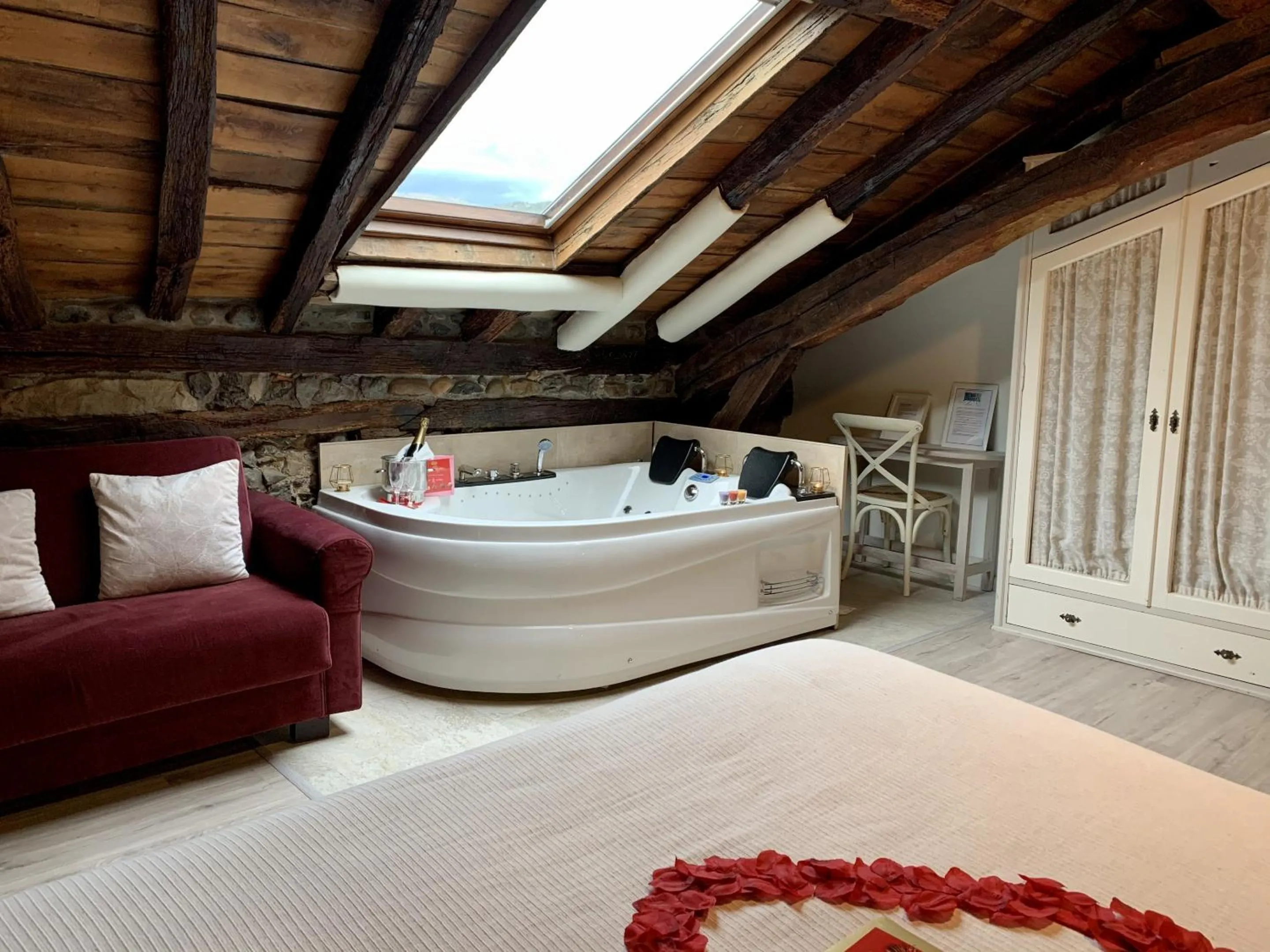 Bedroom, Bed in Akla Hotel Palacio Torre de Ruesga