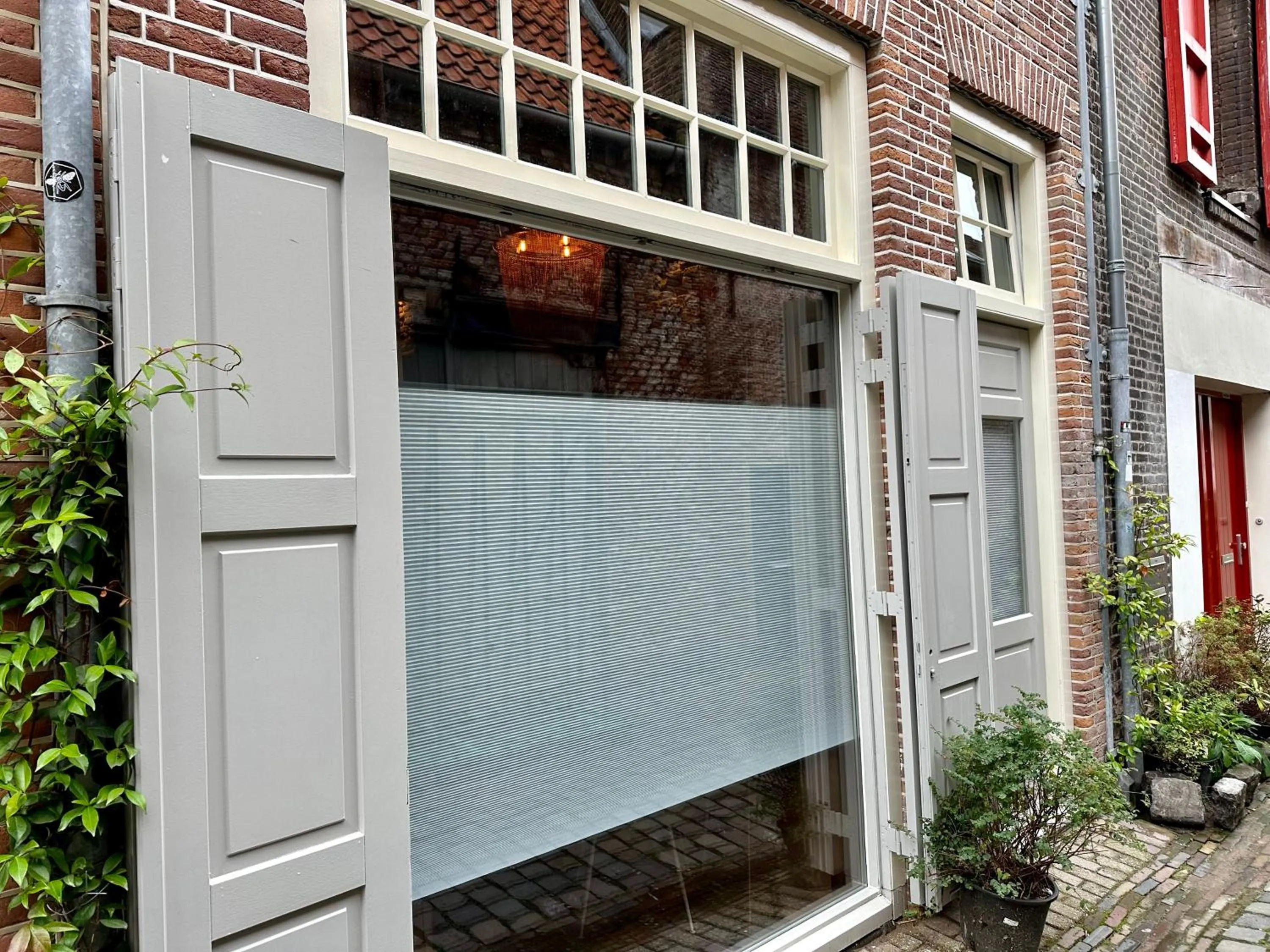 Property building in Hotel de Prince