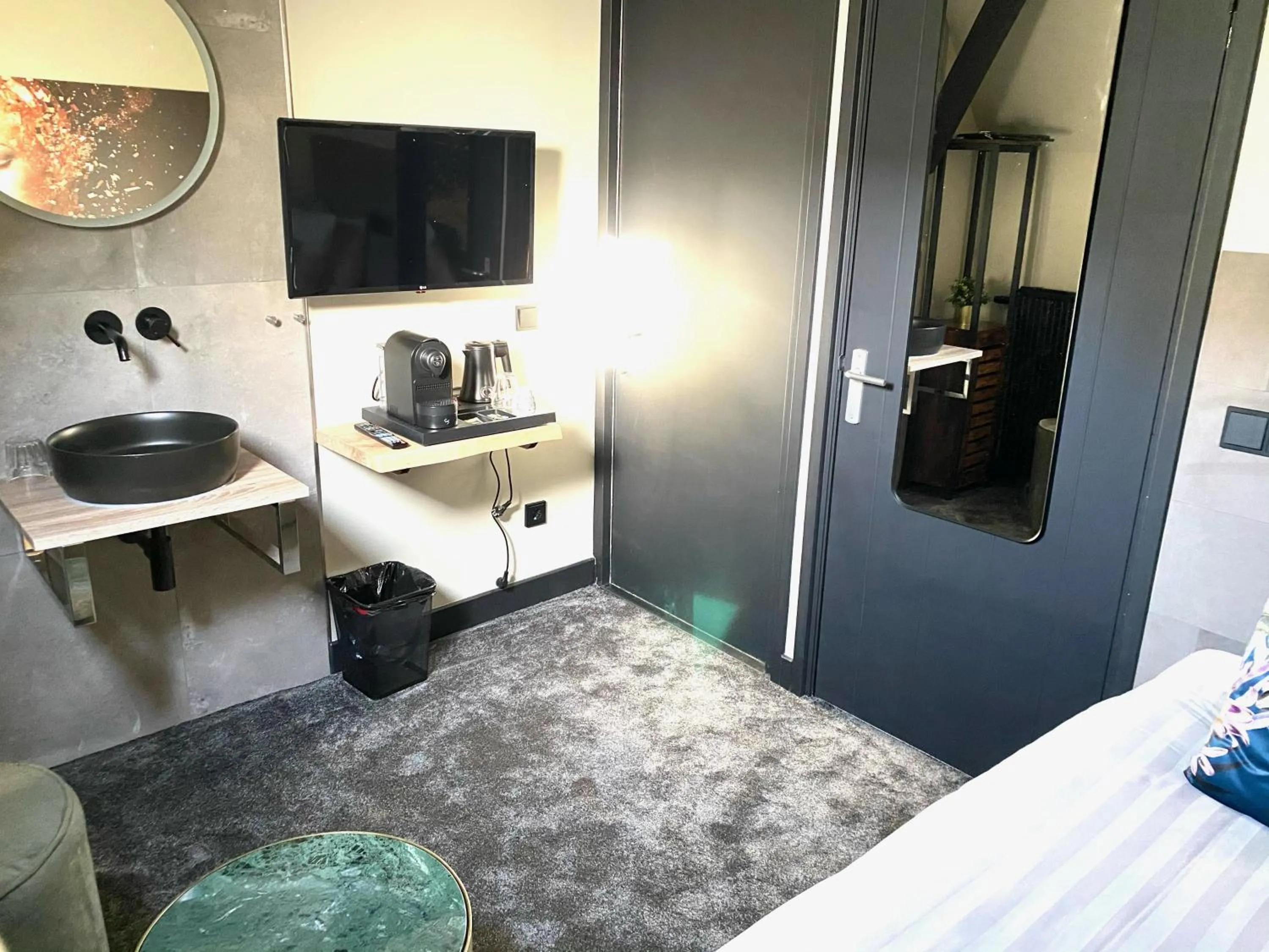 TV and multimedia, Bed in Hotel de Prince