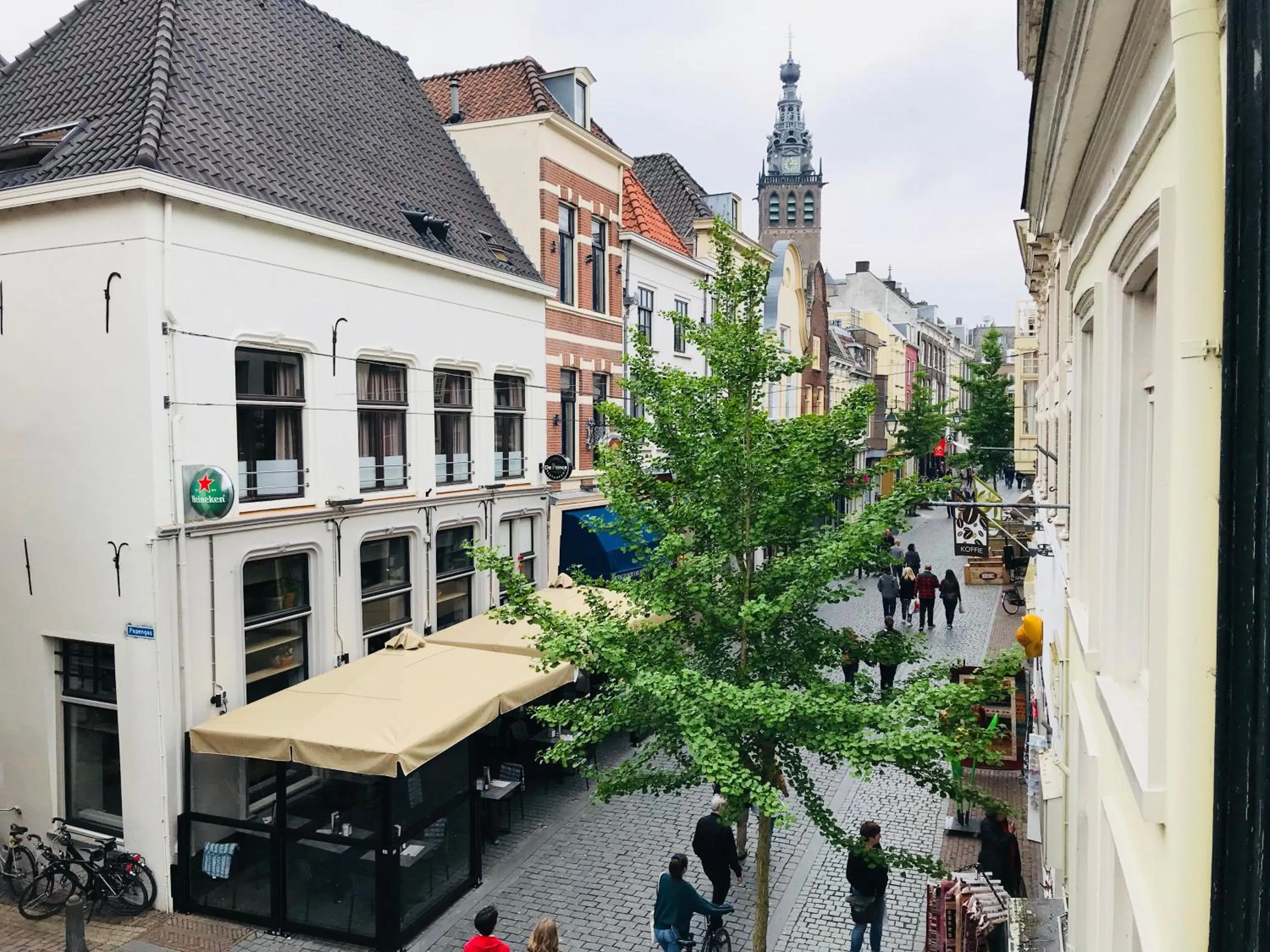 Property building in Hotel de Prince