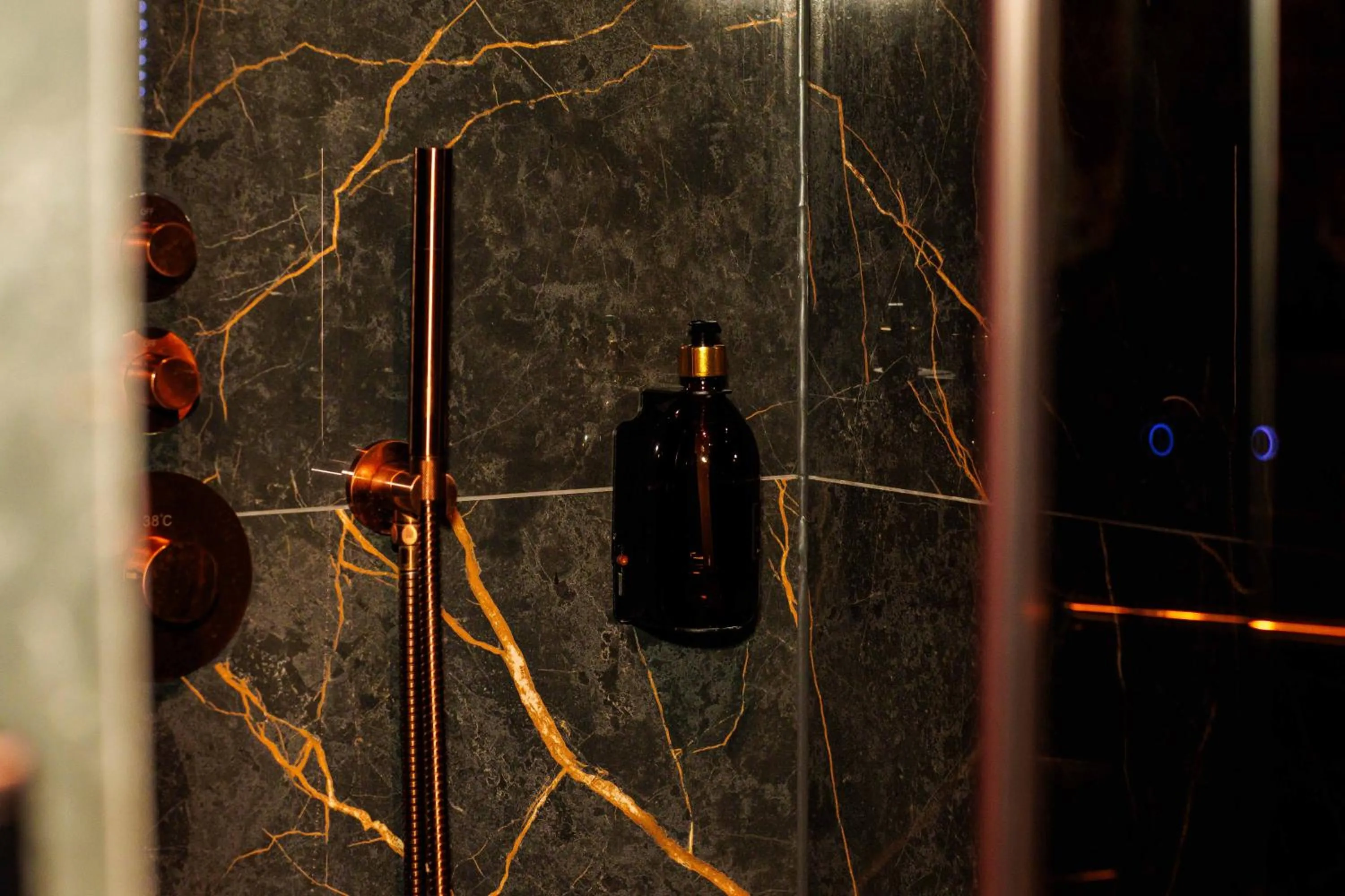 Shower in Hotel de Prince