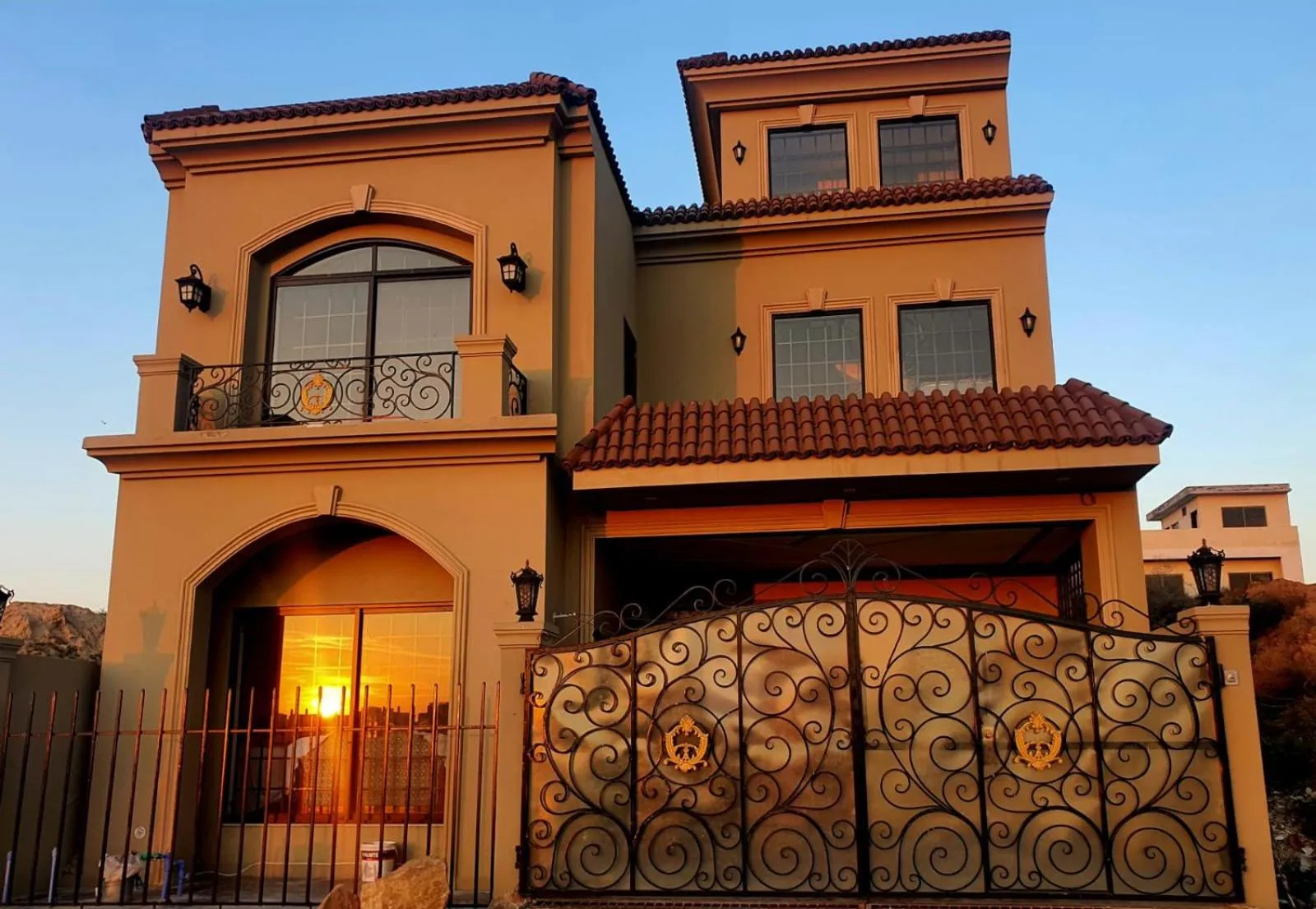 Property building in Riwayat Guest House