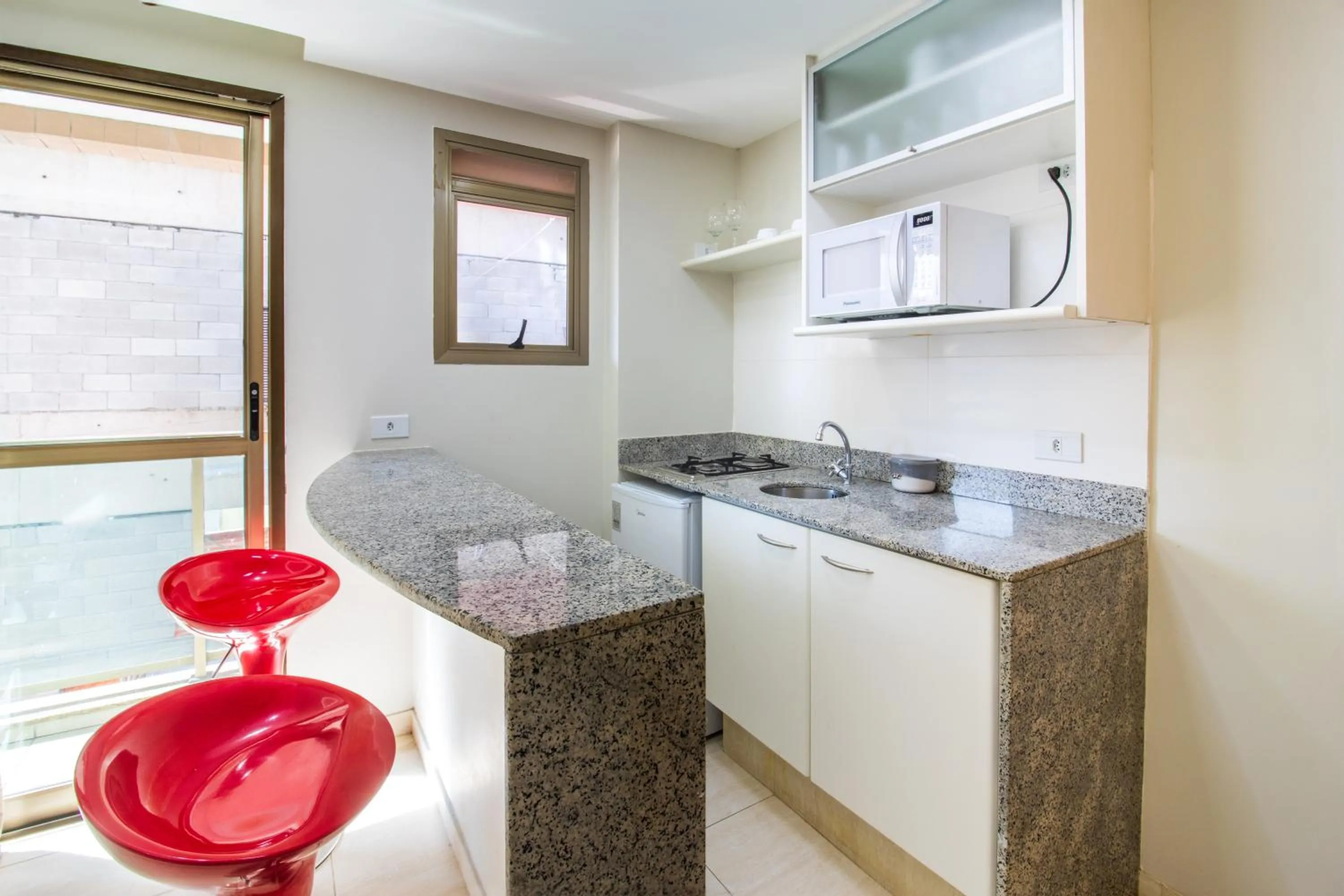 kitchen in Anna Suites Arpoador