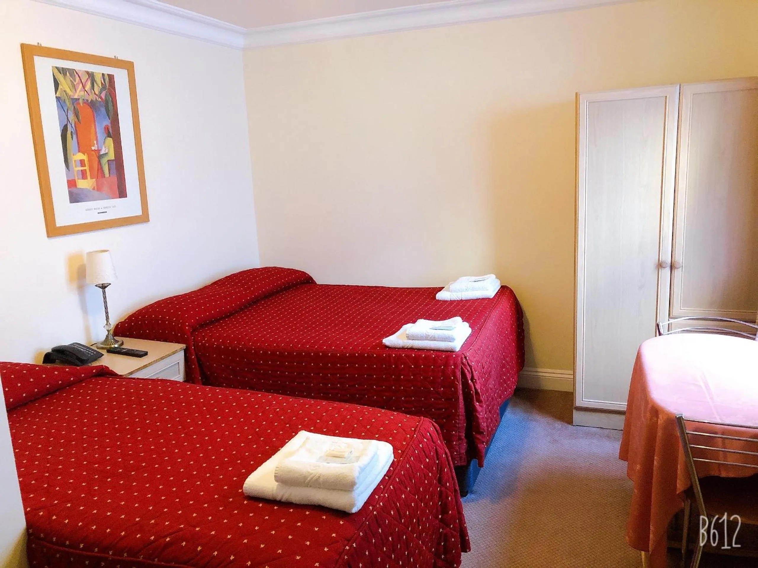 Bed in The Brompton Hotel