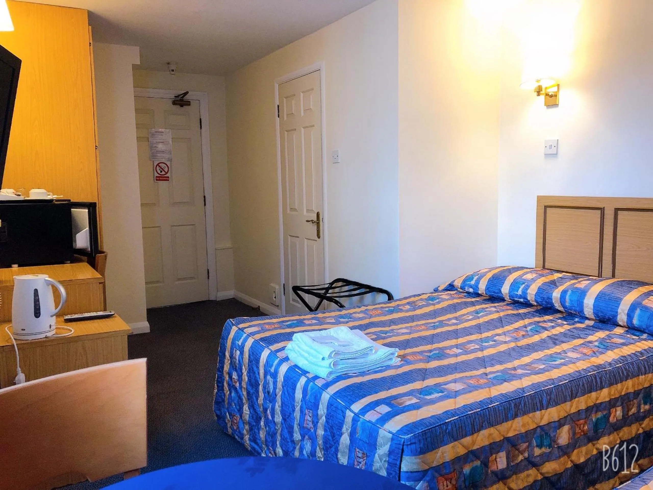 Bed in The Brompton Hotel