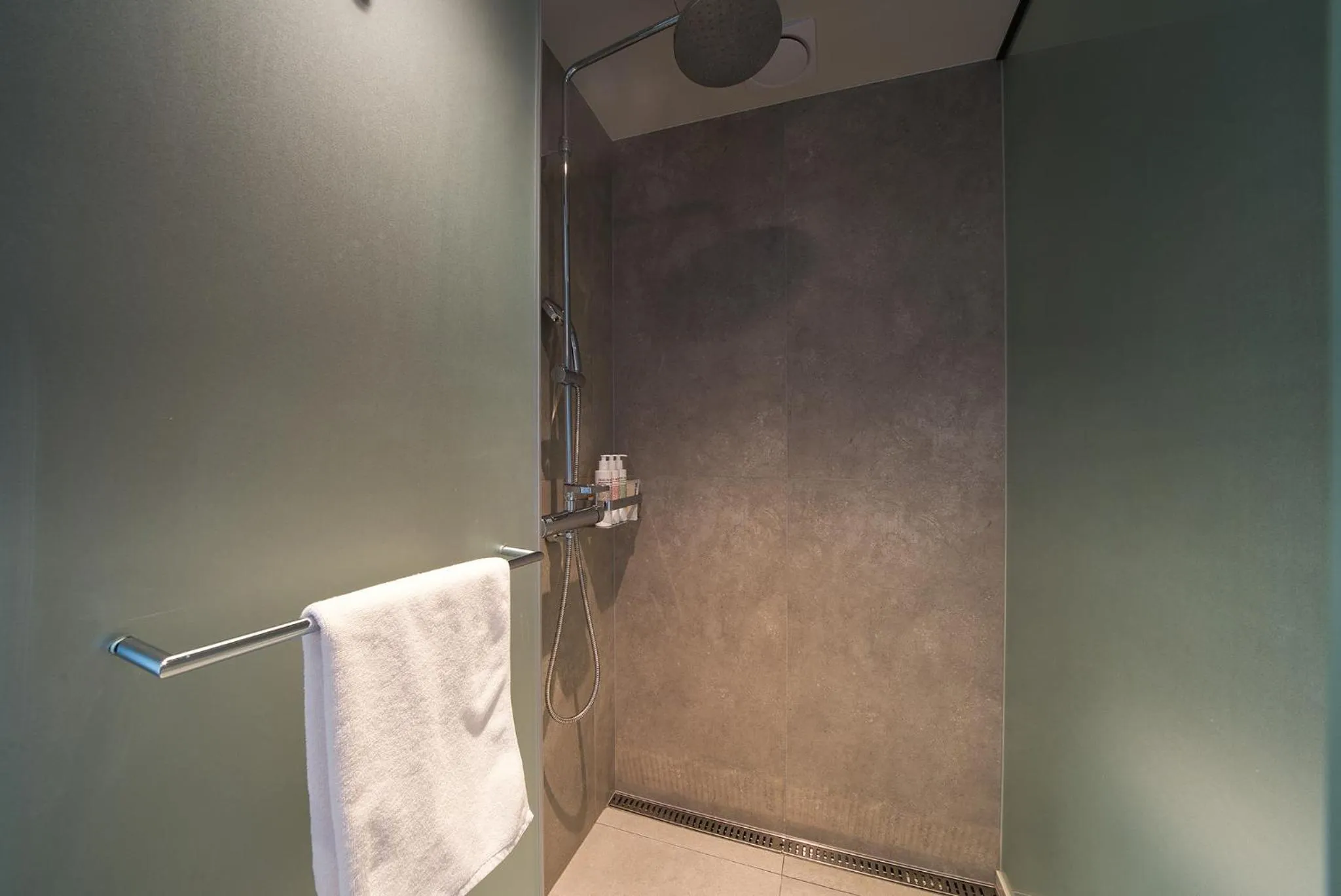 Shower in L7 HAEUNDAE by LOTTE HOTELS
