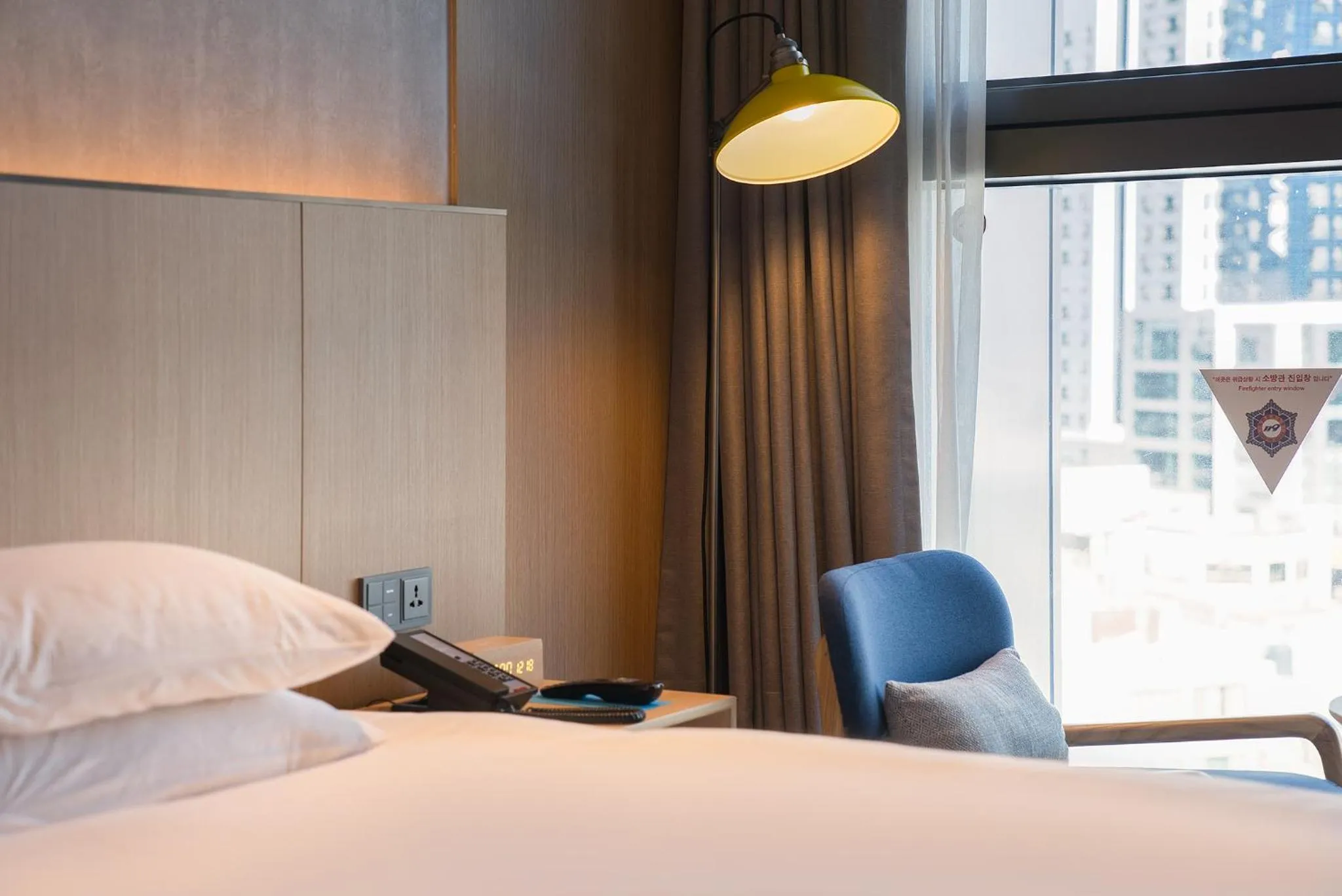 Bedroom, Bed in L7 HAEUNDAE by LOTTE HOTELS