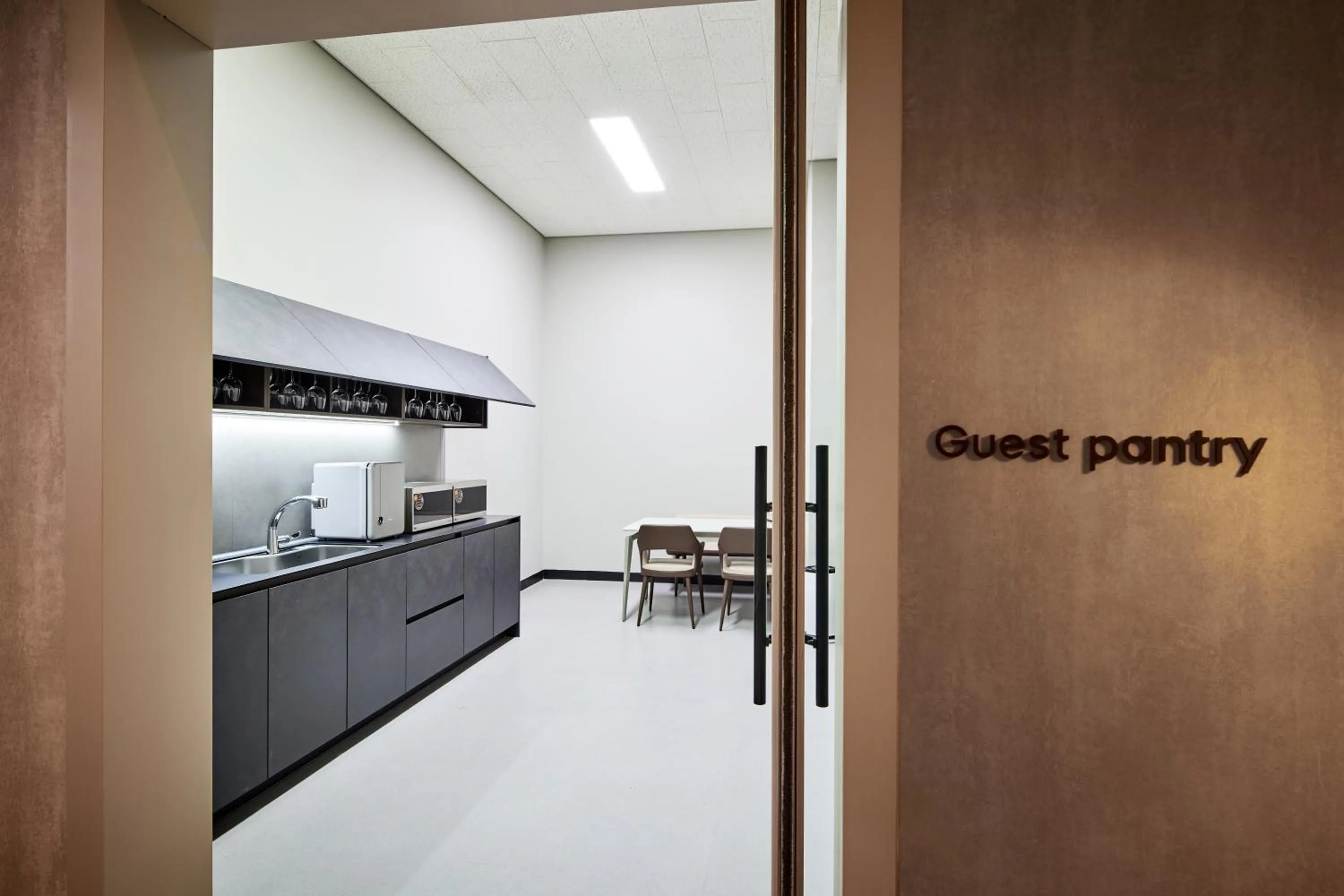 Communal kitchen in L7 HAEUNDAE by LOTTE HOTELS