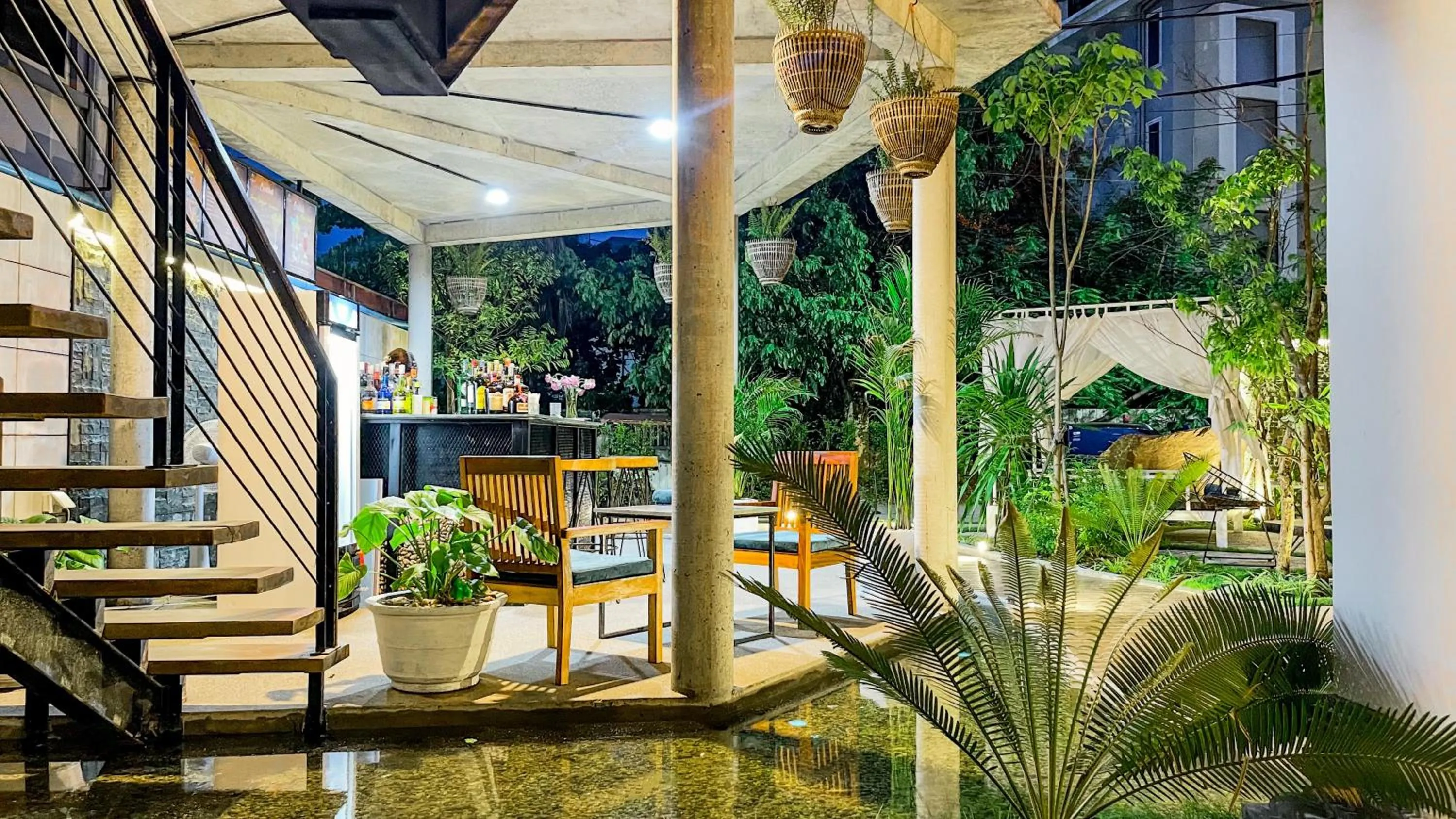 Lounge or bar in The Luxury