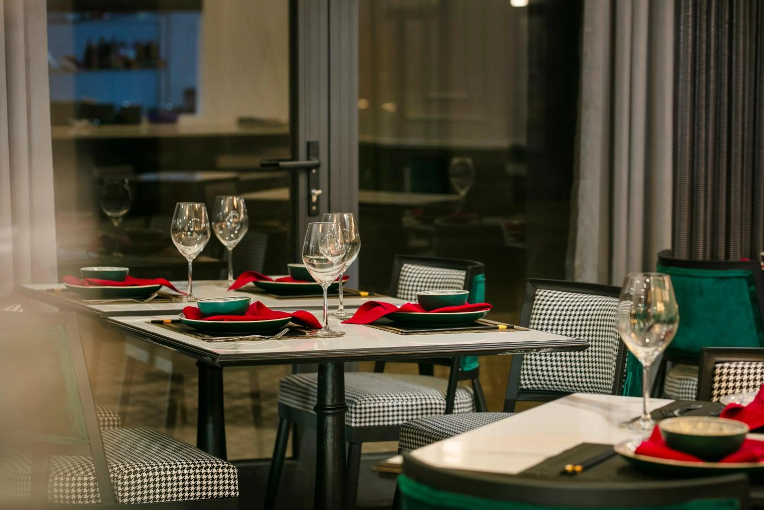 Restaurant/places to eat in Elegant Boutique Hotel Ha Long