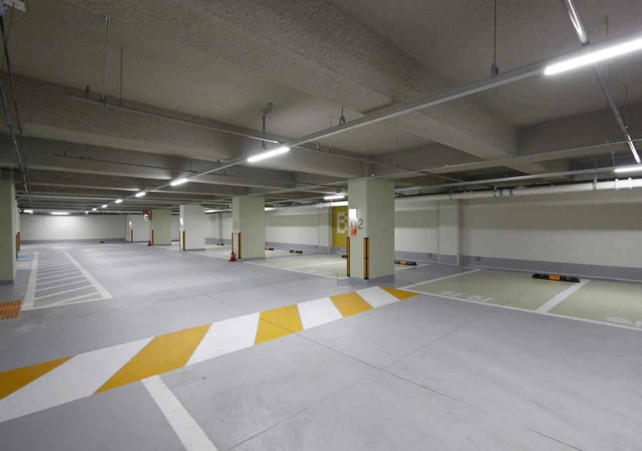 Parking in Sokcho Chonpines Beach Hotel