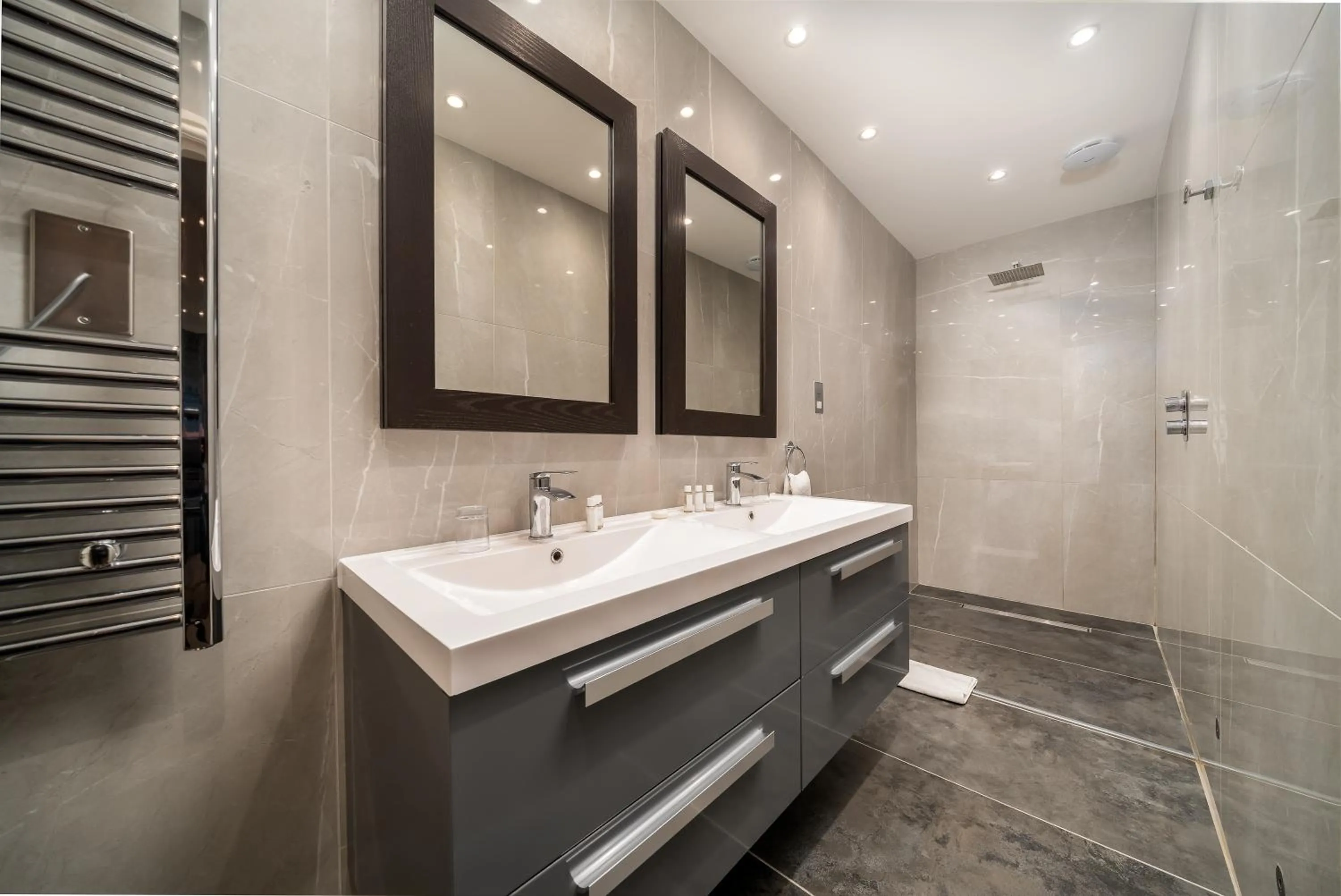 Shower in The Beaufort