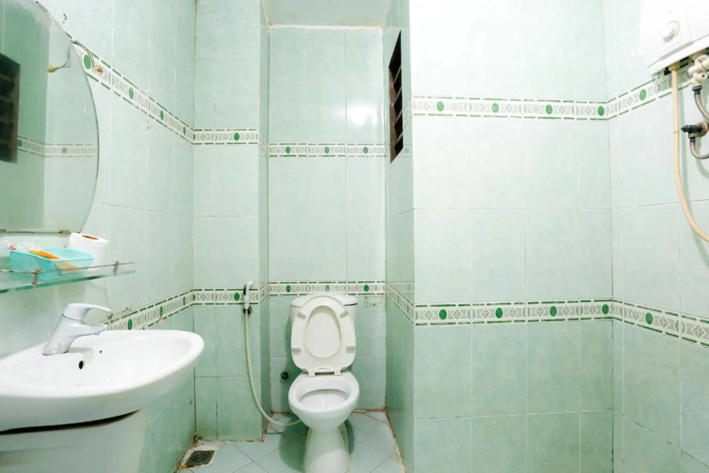 Bathroom in Hồng Lực Hotel HCM