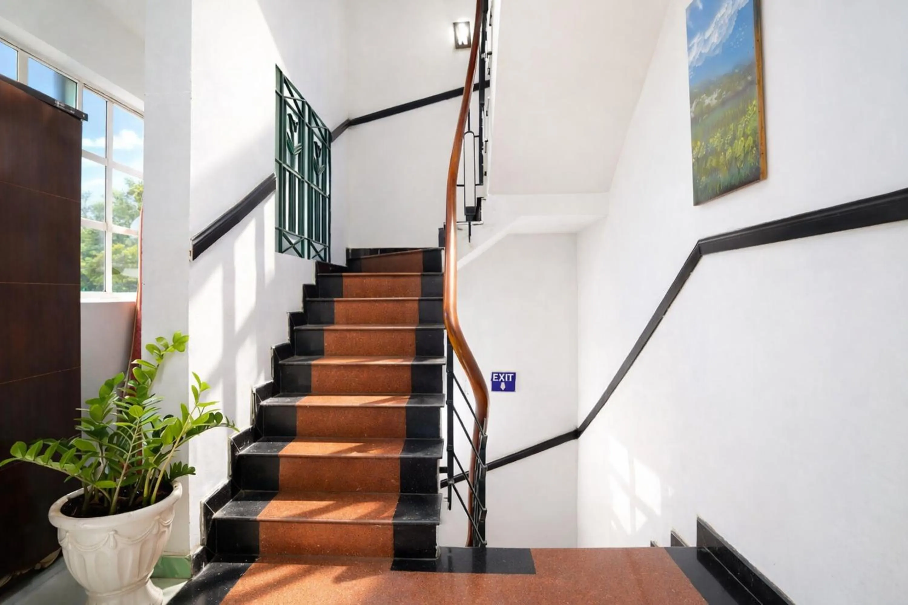 Property building in Hồng Lực Hotel HCM