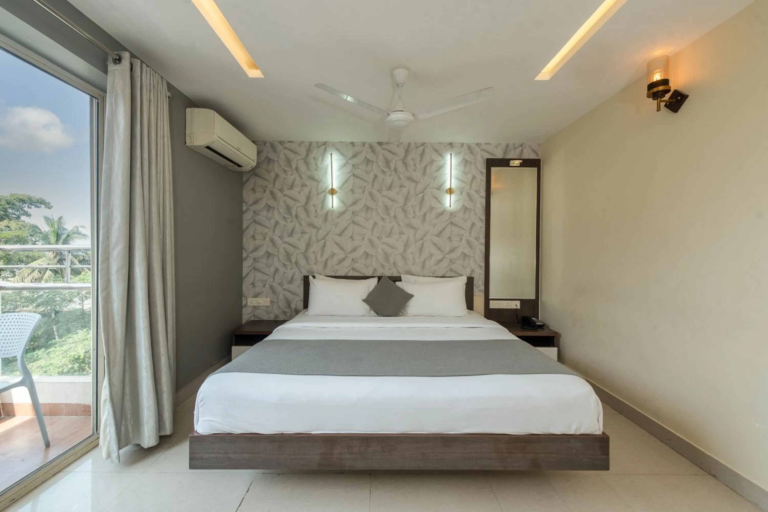 Bedroom, Bed in Hotel Shoolin Grand