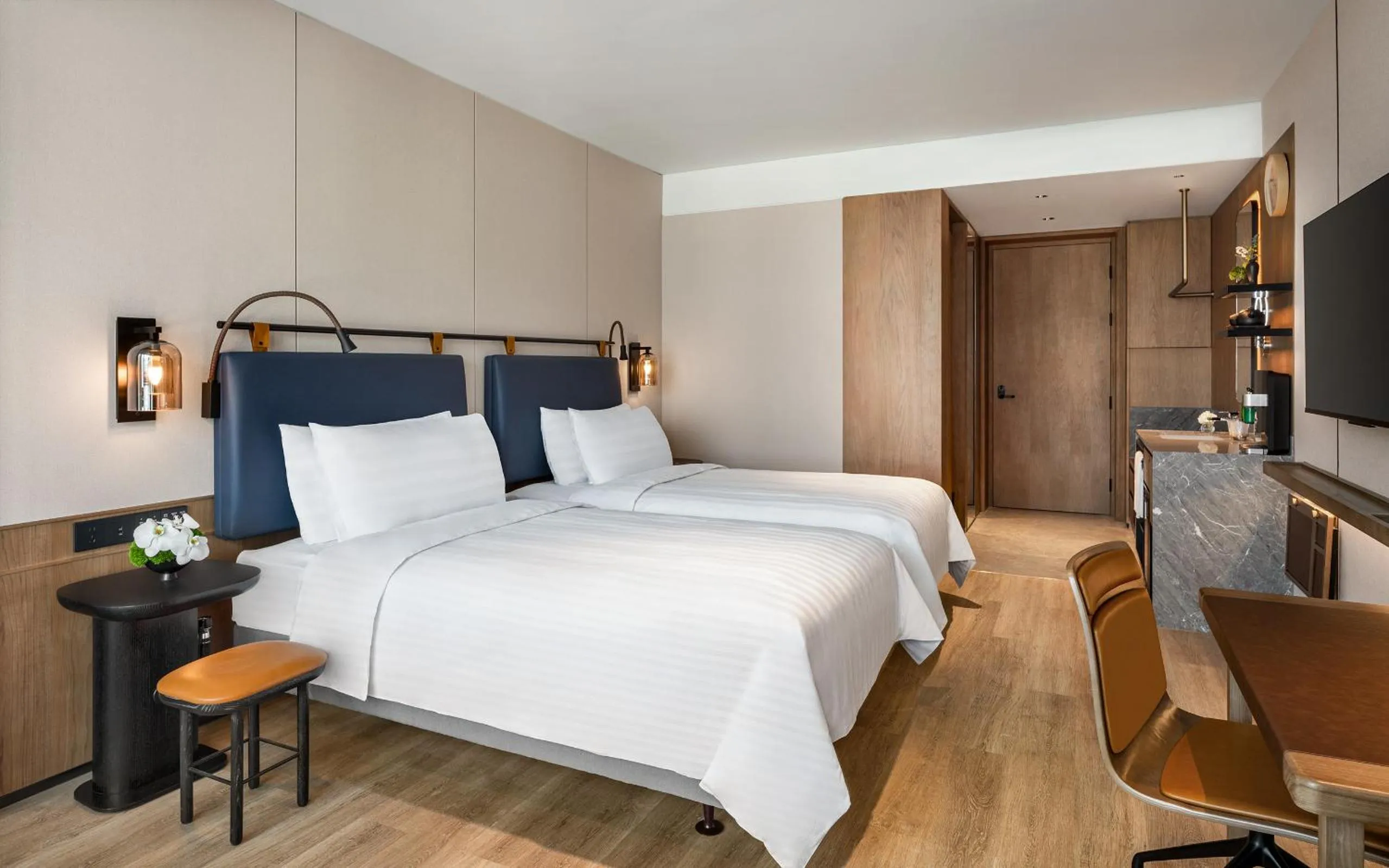 Bed in JEN Kunming by Shangri-La