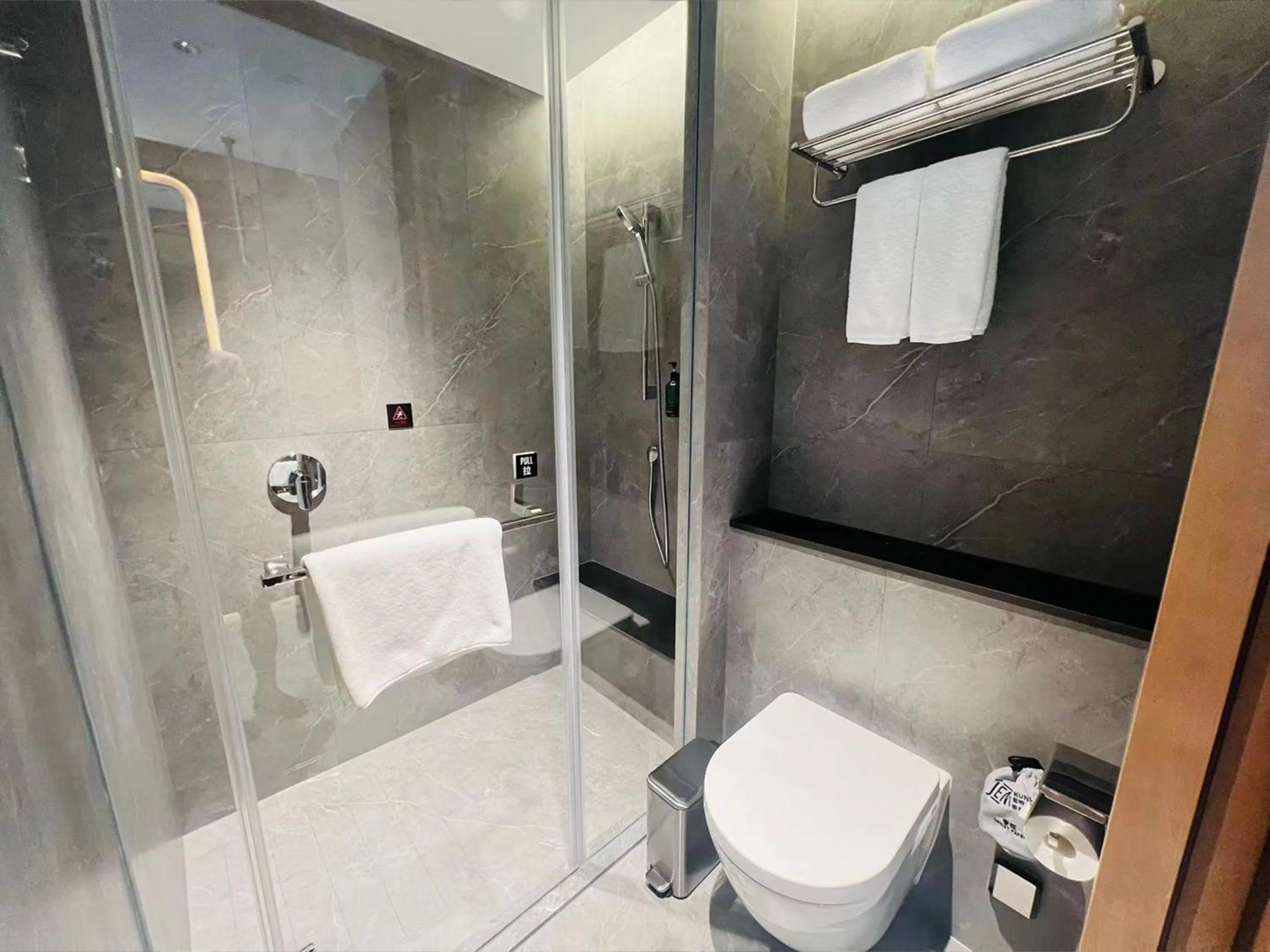 Shower in JEN Kunming by Shangri-La