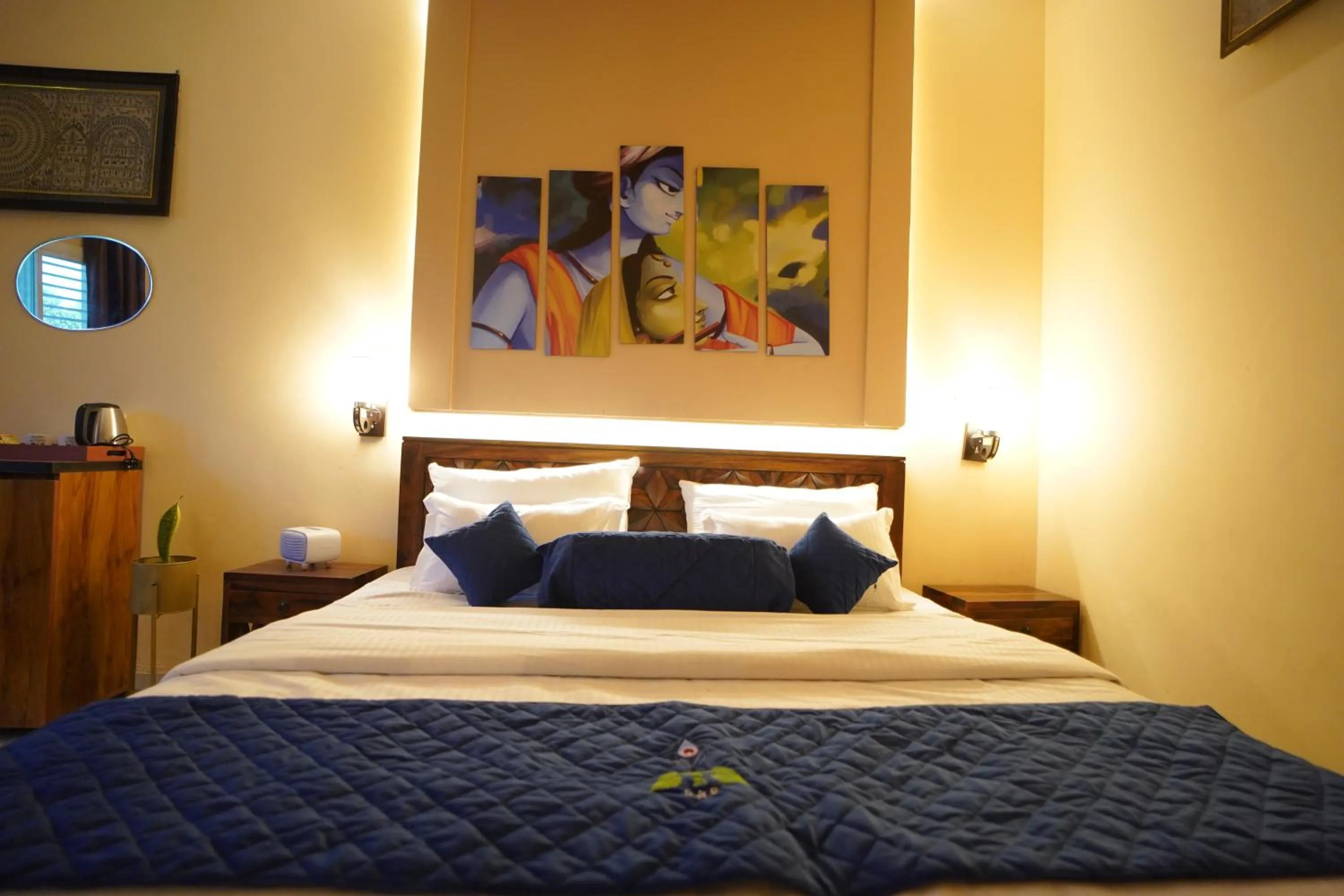 Bed in SAMALIA AGRO RESORT VRINDAVAN