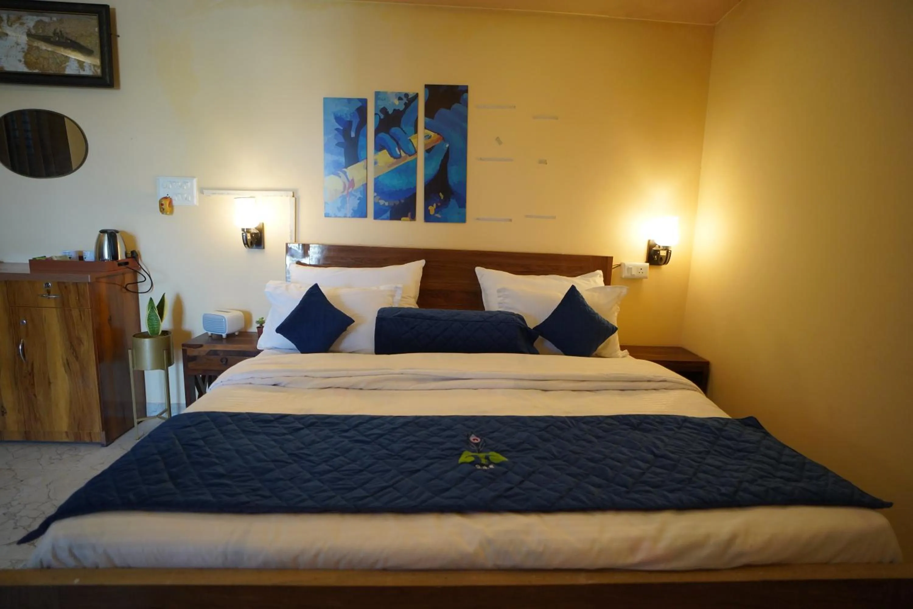 Bed in SAMALIA AGRO RESORT VRINDAVAN